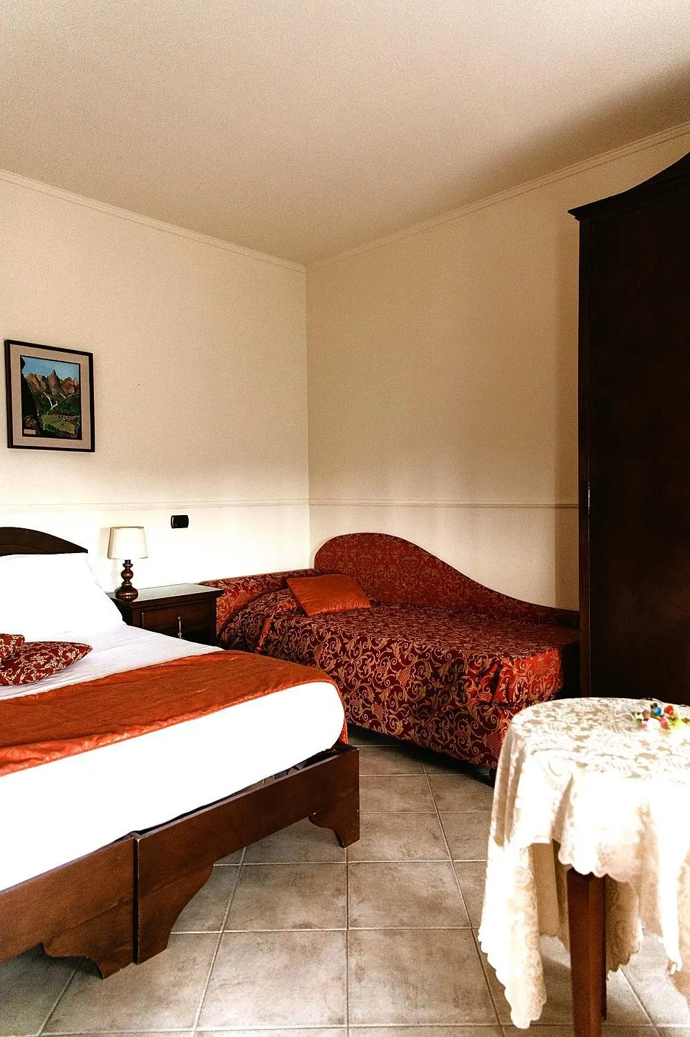 Bed in Hotel Il Cavalier D'Arpino