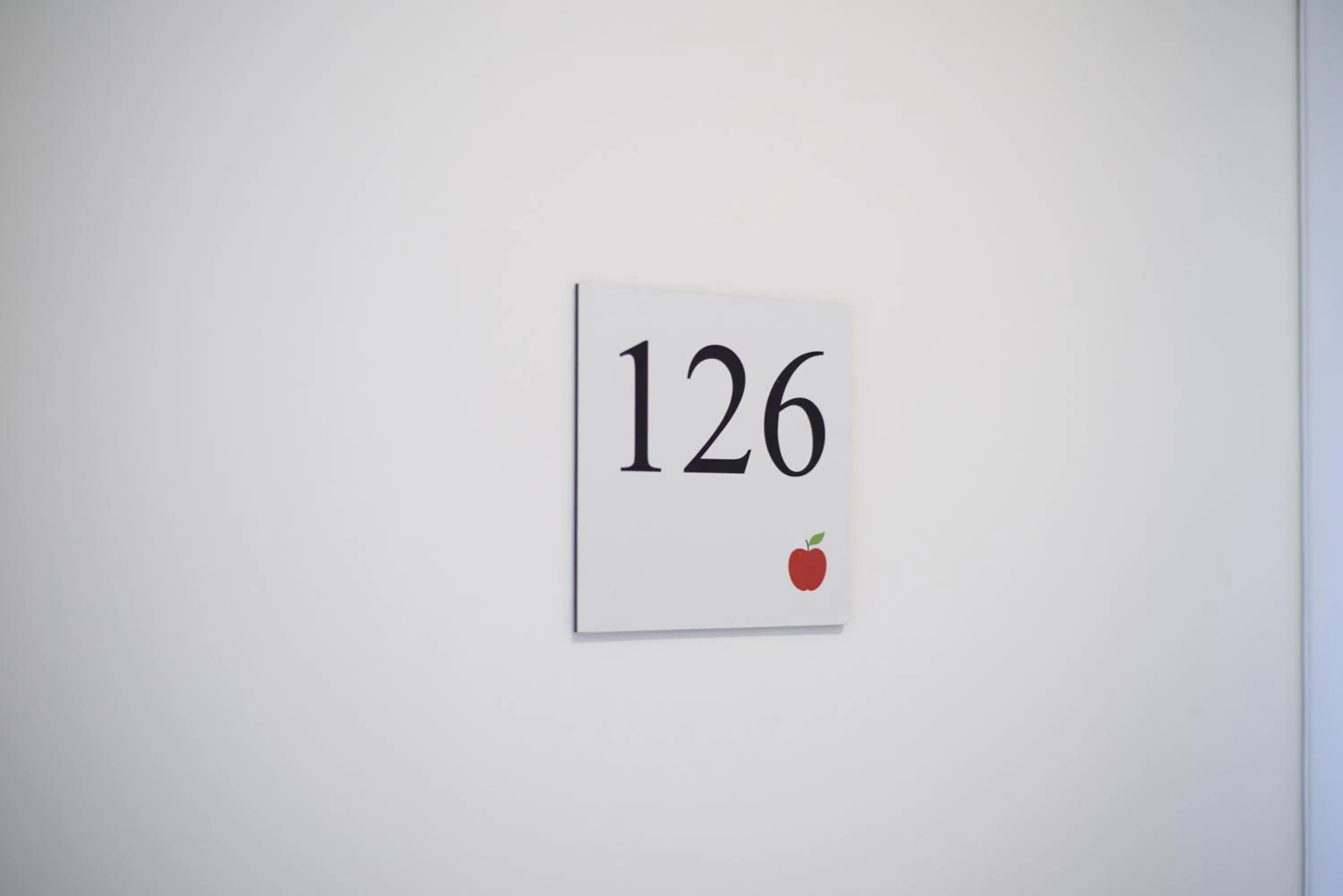 Text overlay in Hotel La Mela