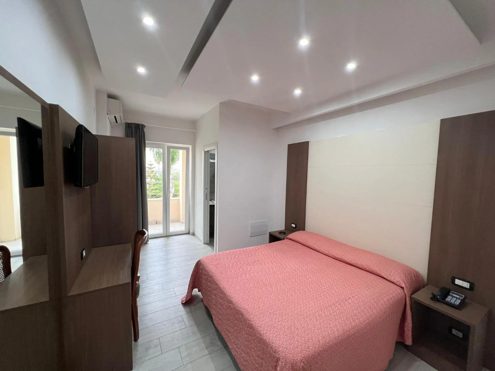 Photo of the whole room, Bed in Hotel La Mela