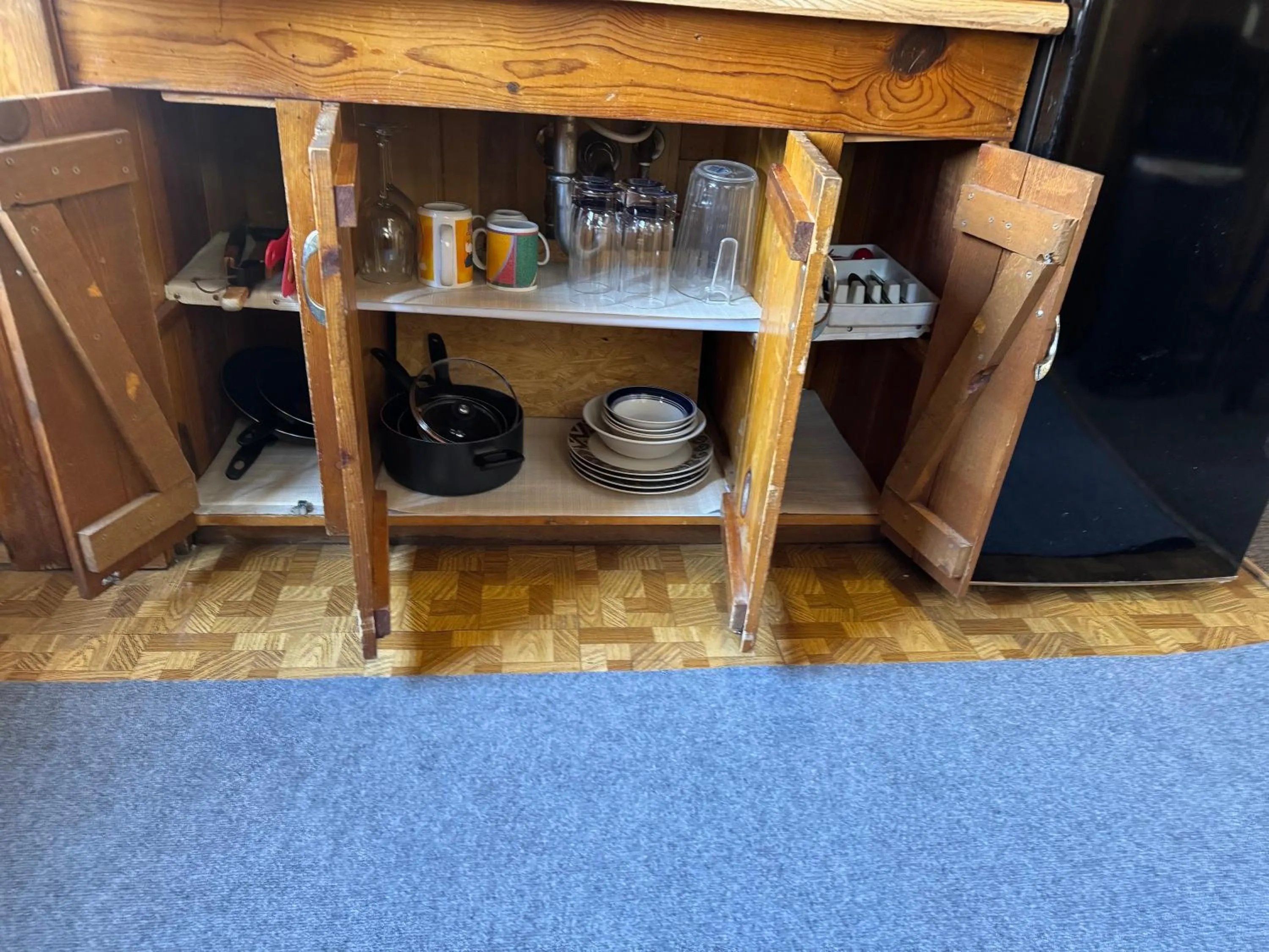 Kitchen or kitchenette in Hidden Rest Cabins and Resort