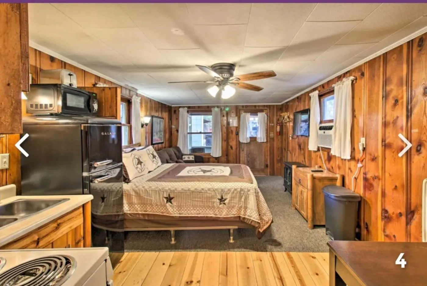 Photo of the whole room, Bed in Hidden Rest Cabins and Resort