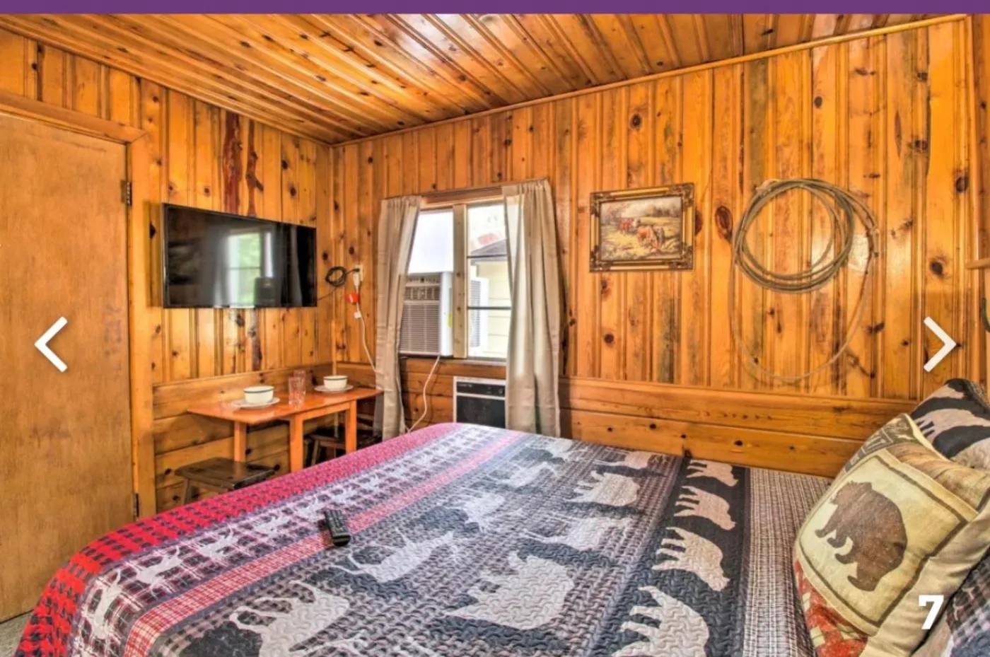TV and multimedia, Bed in Hidden Rest Cabins and Resort