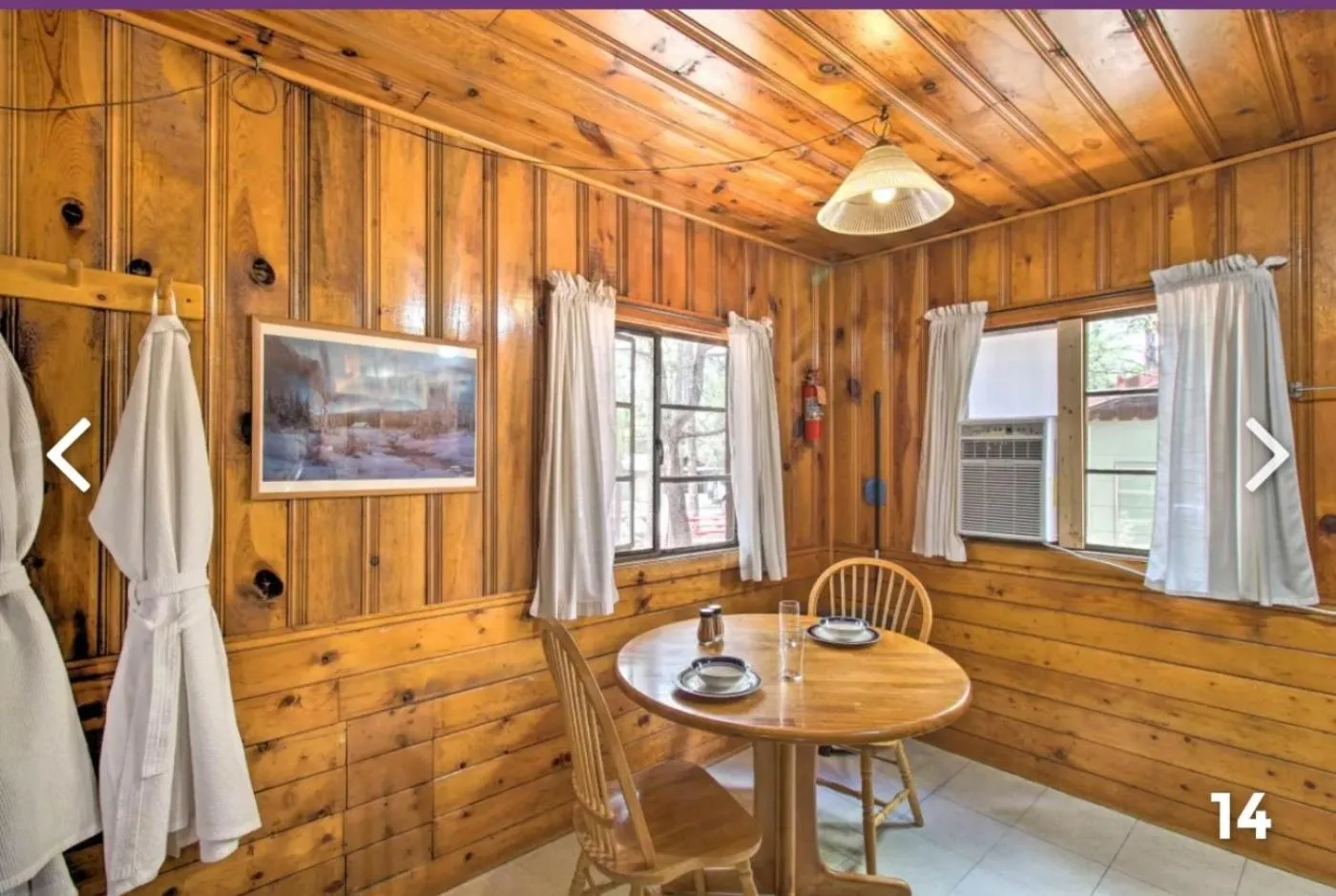 Dining area in Hidden Rest Cabins and Resort