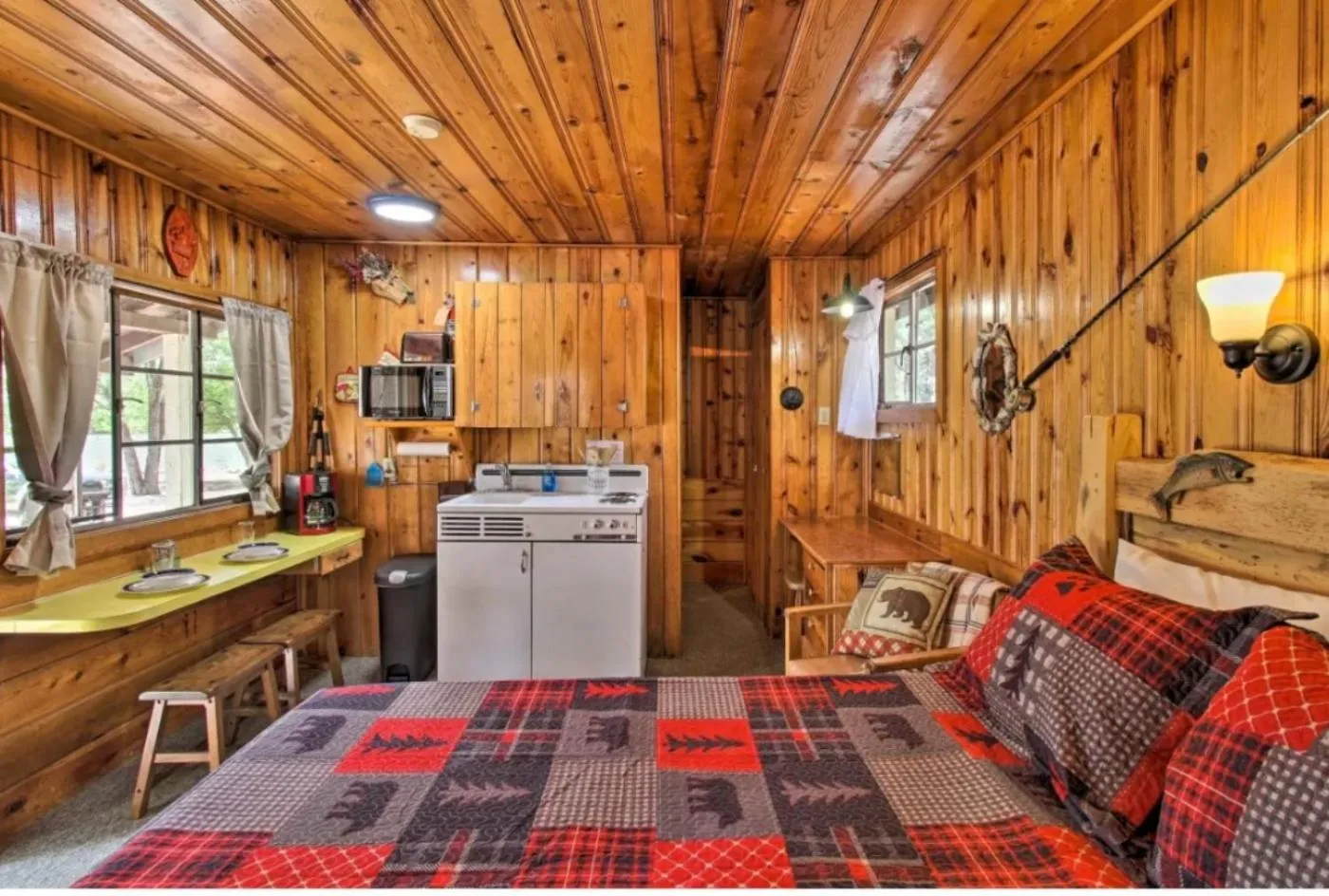 Photo of the whole room in Hidden Rest Cabins and Resort