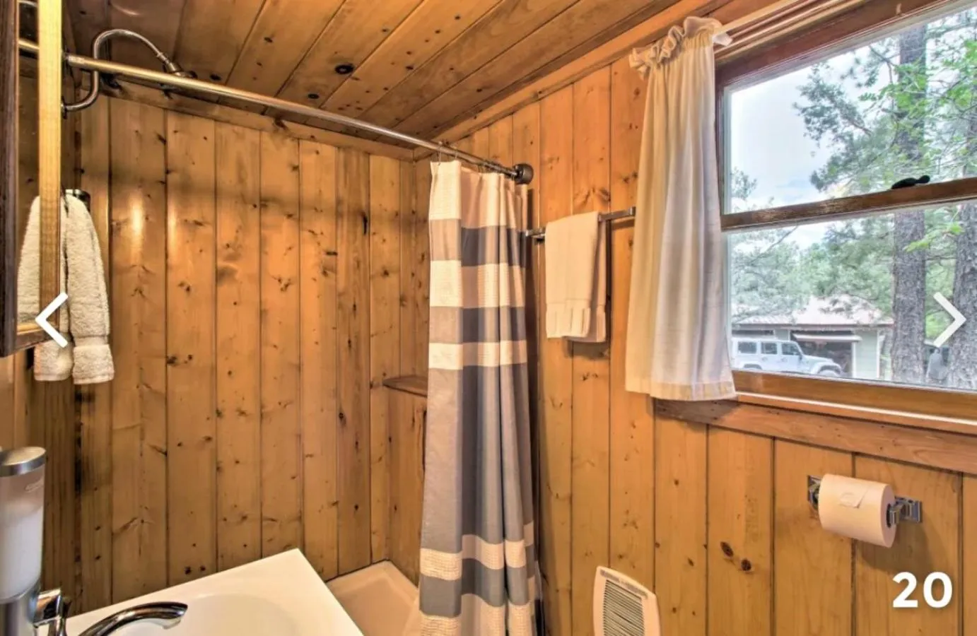 Shower in Hidden Rest Cabins and Resort