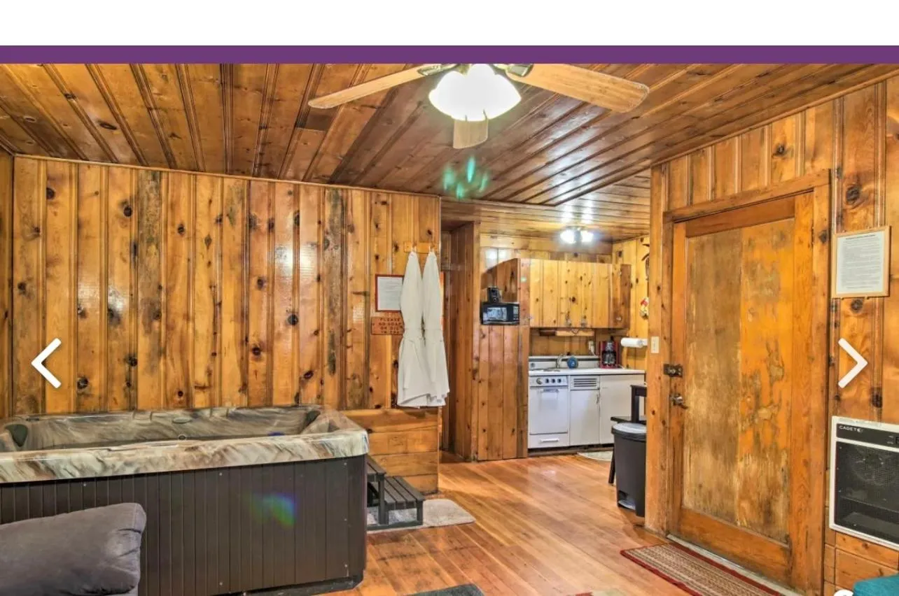 Kitchen or kitchenette in Hidden Rest Cabins and Resort