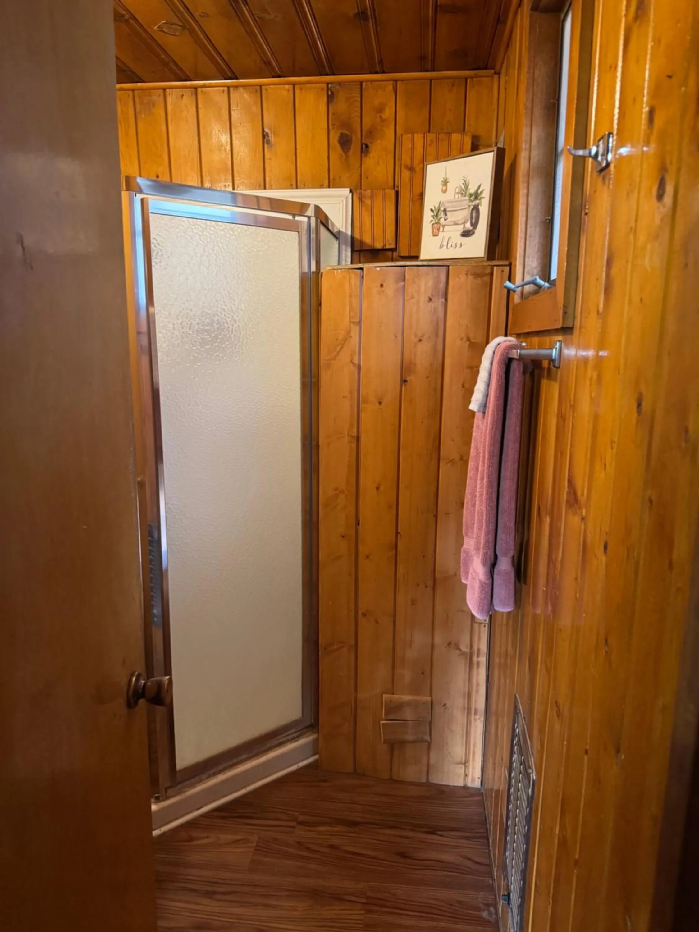 Shower in Hidden Rest Cabins and Resort