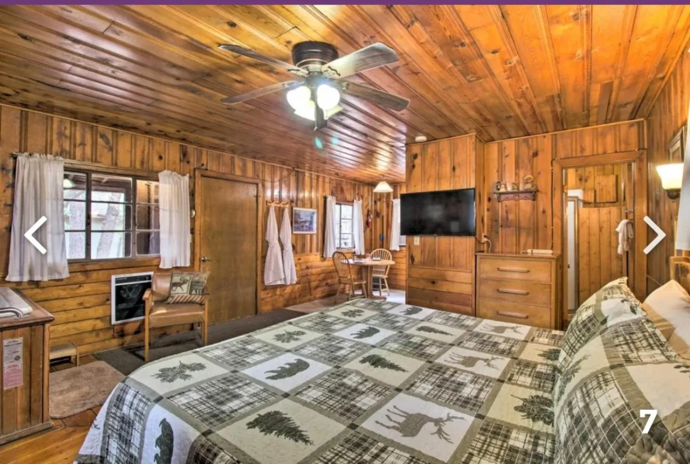 Photo of the whole room, Bed in Hidden Rest Cabins and Resort
