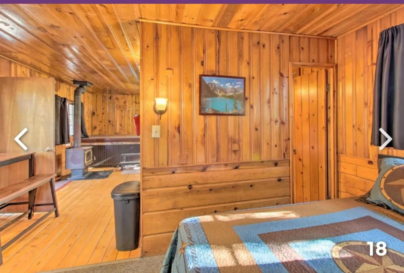 Bed in Hidden Rest Cabins and Resort