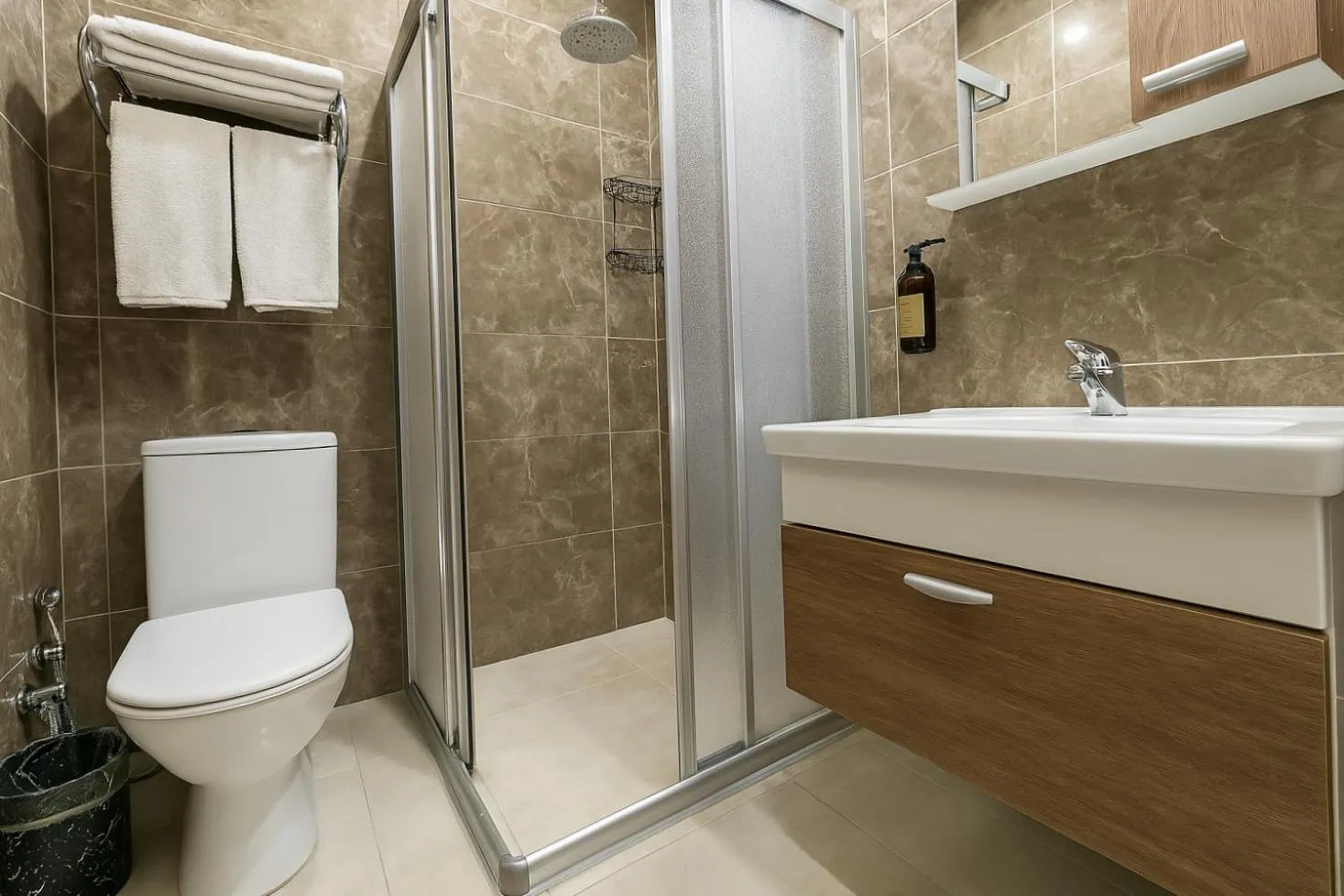 Shower in Monezza Avcılar