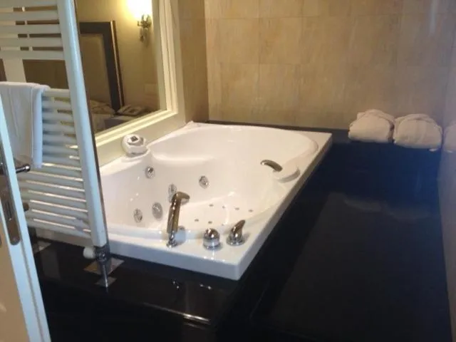 Hot Tub in Ca' Murà Natura e Resort