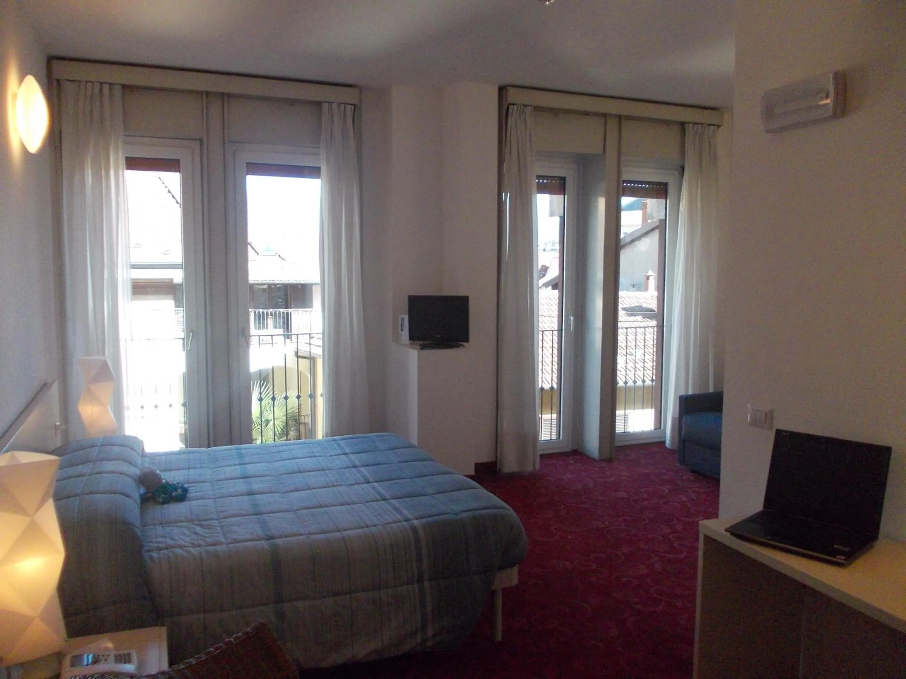 Bedroom, Bed in Croce Bianca