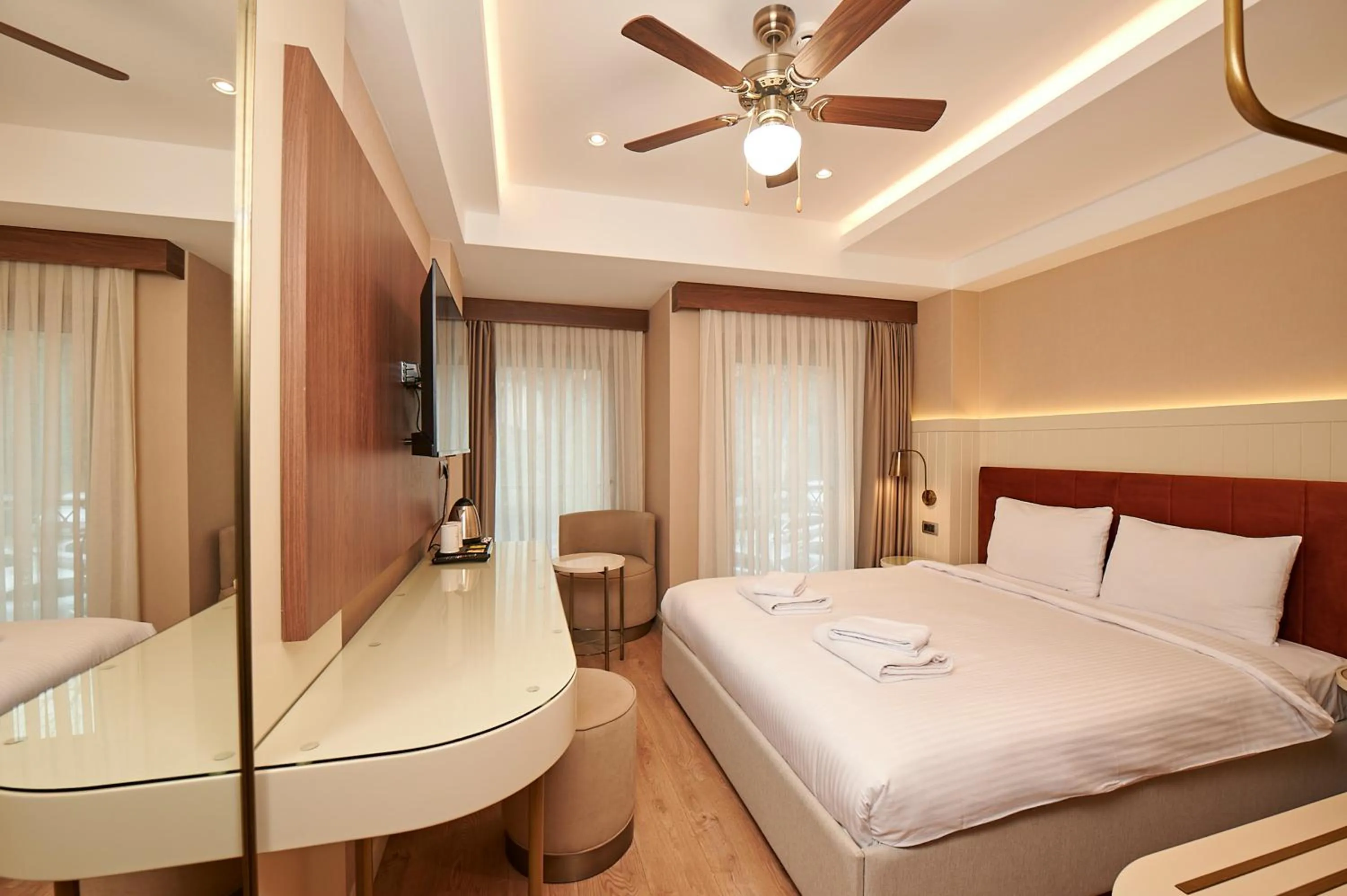 Bed in Saratoga Hotel Sultanahmet