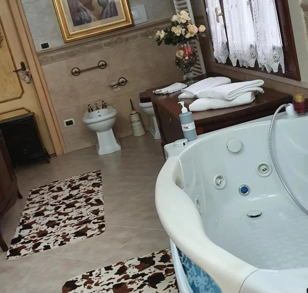 Bathroom in Regina Suite