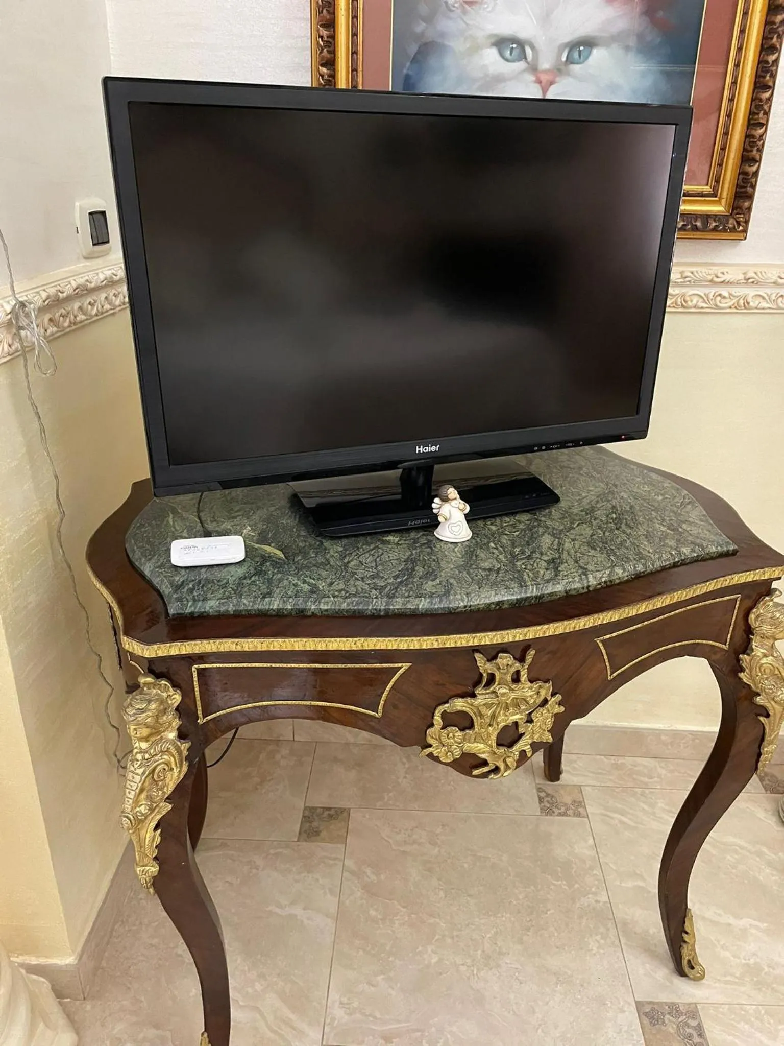 TV and multimedia in Regina Suite