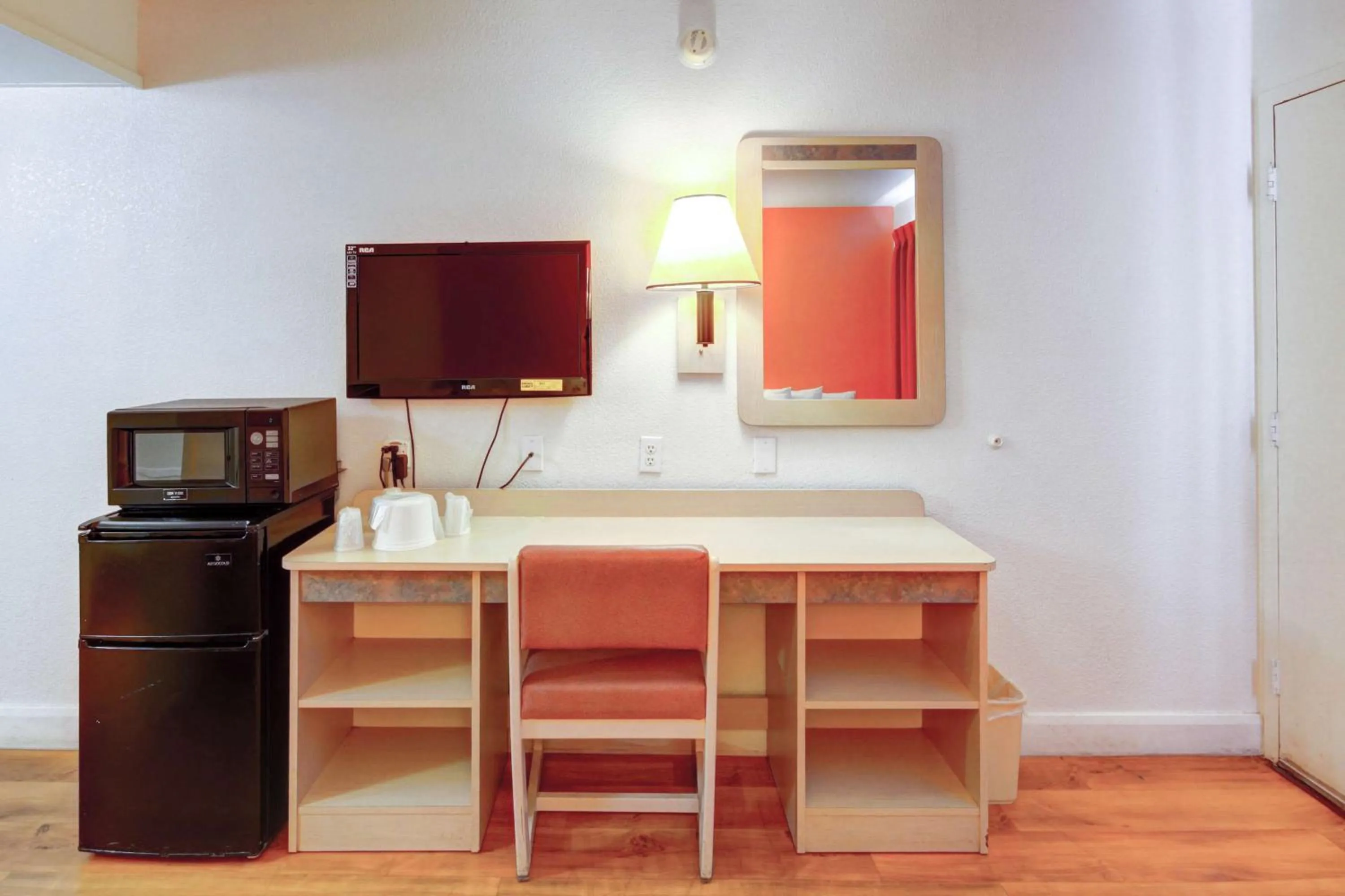 TV and multimedia in Motel 6 Saint George, UT