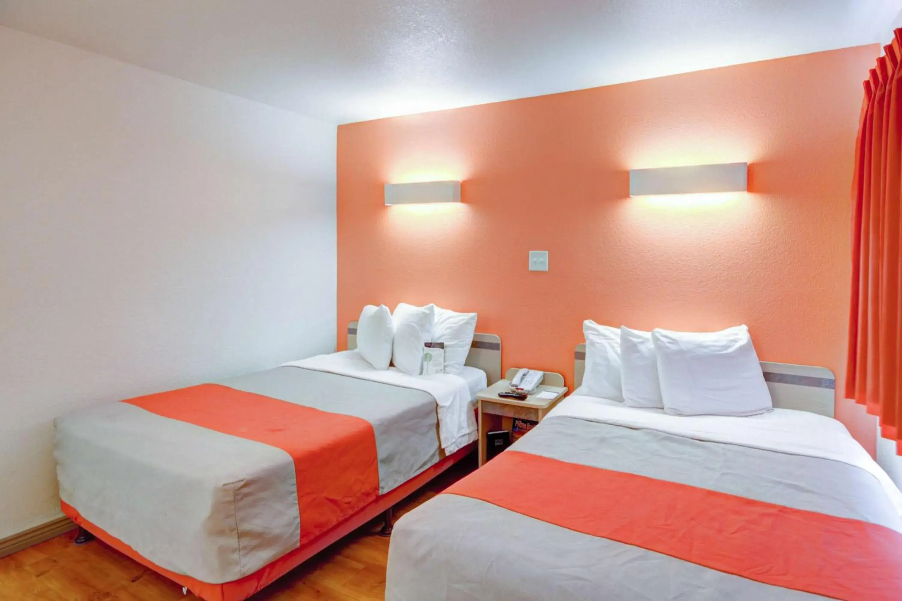 Deluxe Quadruple Room - single occupancy - Non-Smoking in Motel 6 Saint George, UT Deluxe Quadruple Room - single occupancy - Non-Smoking in Motel 6 Saint George, UT