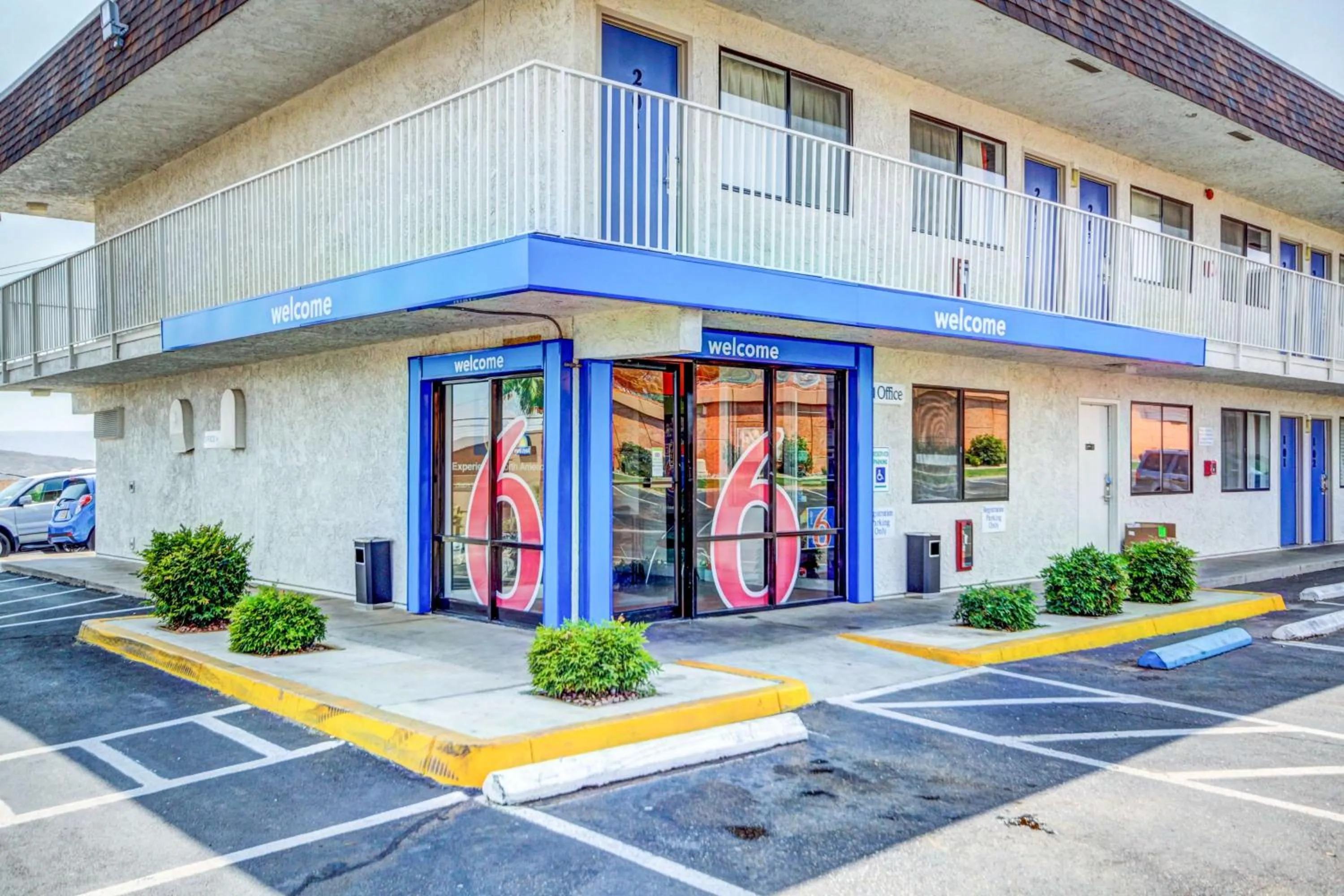 Property building in Motel 6 Saint George, UT