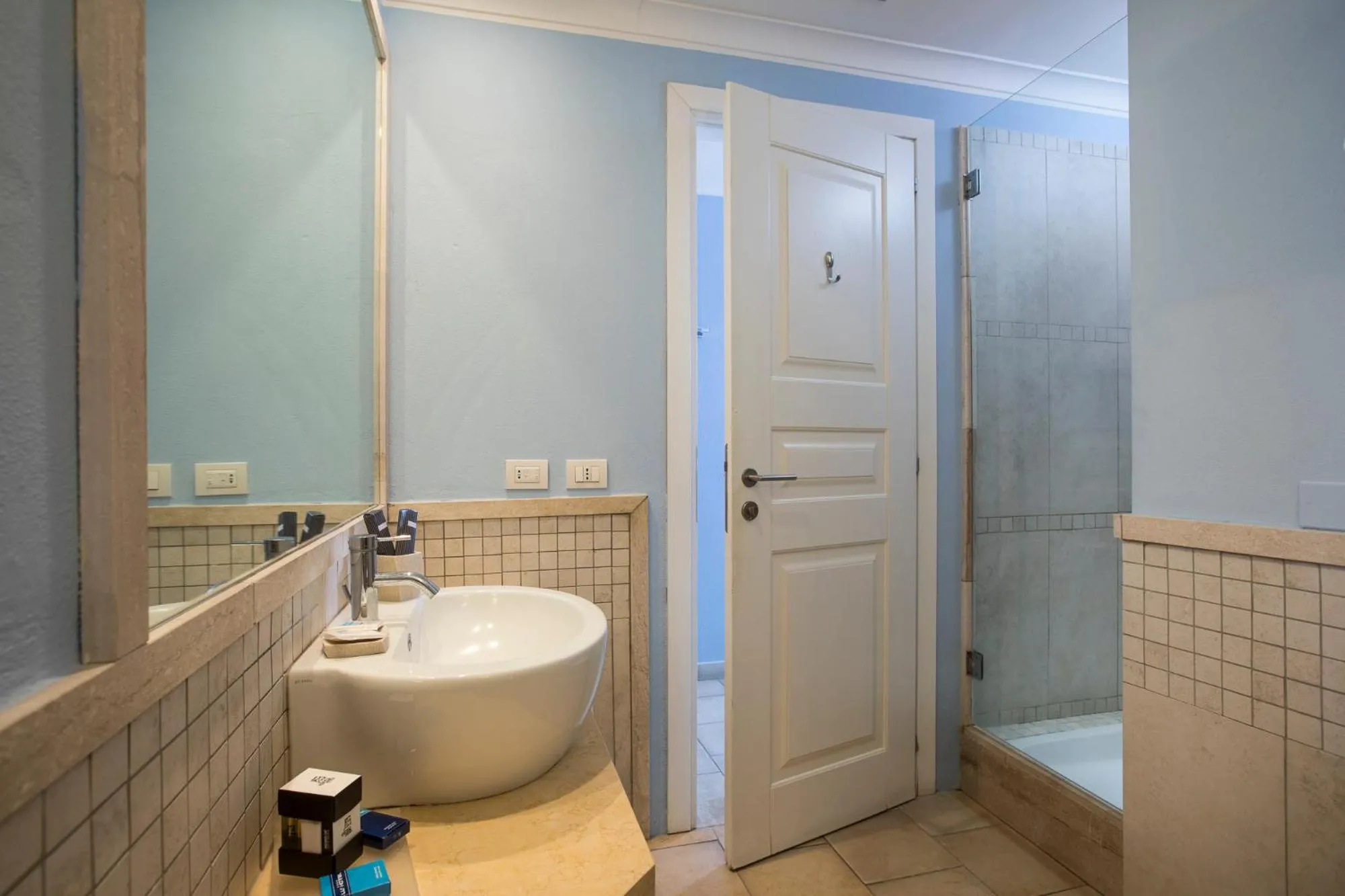 Bathroom in Lu' Hotel Riviera - Carloforte