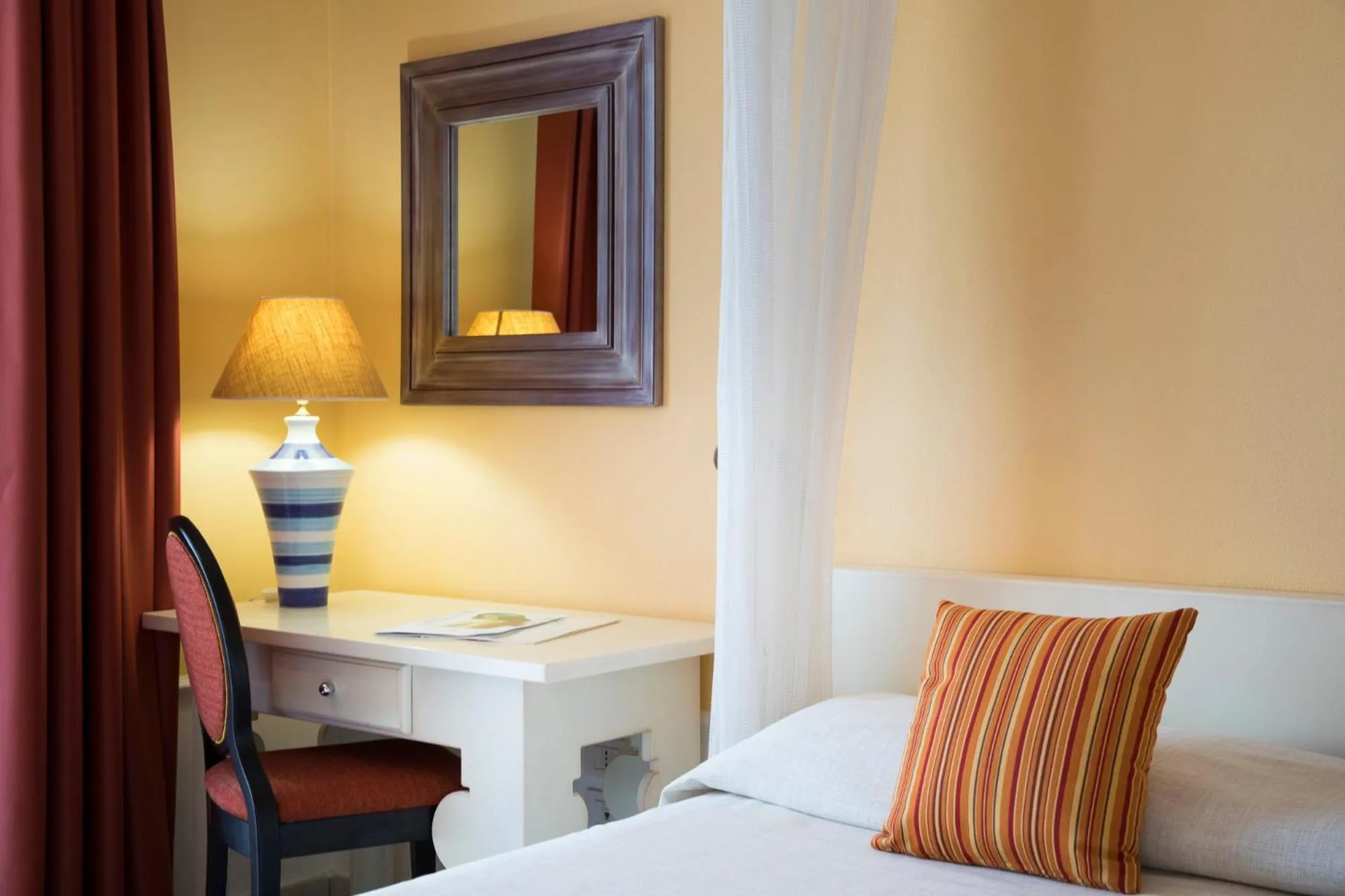 Bed in Lu' Hotel Riviera - Carloforte