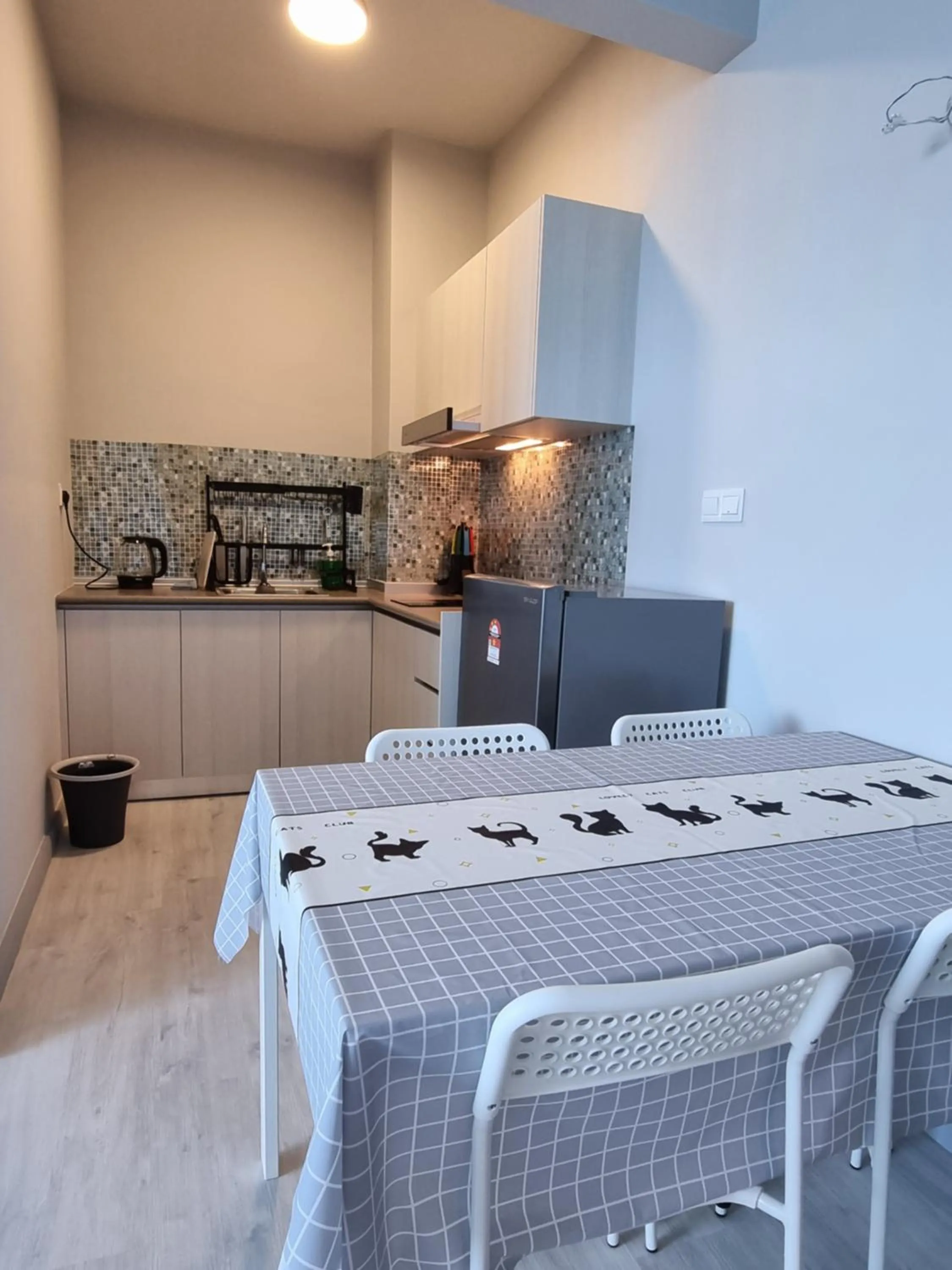 Kitchen or kitchenette in Nana Homestay - Jesselton quay