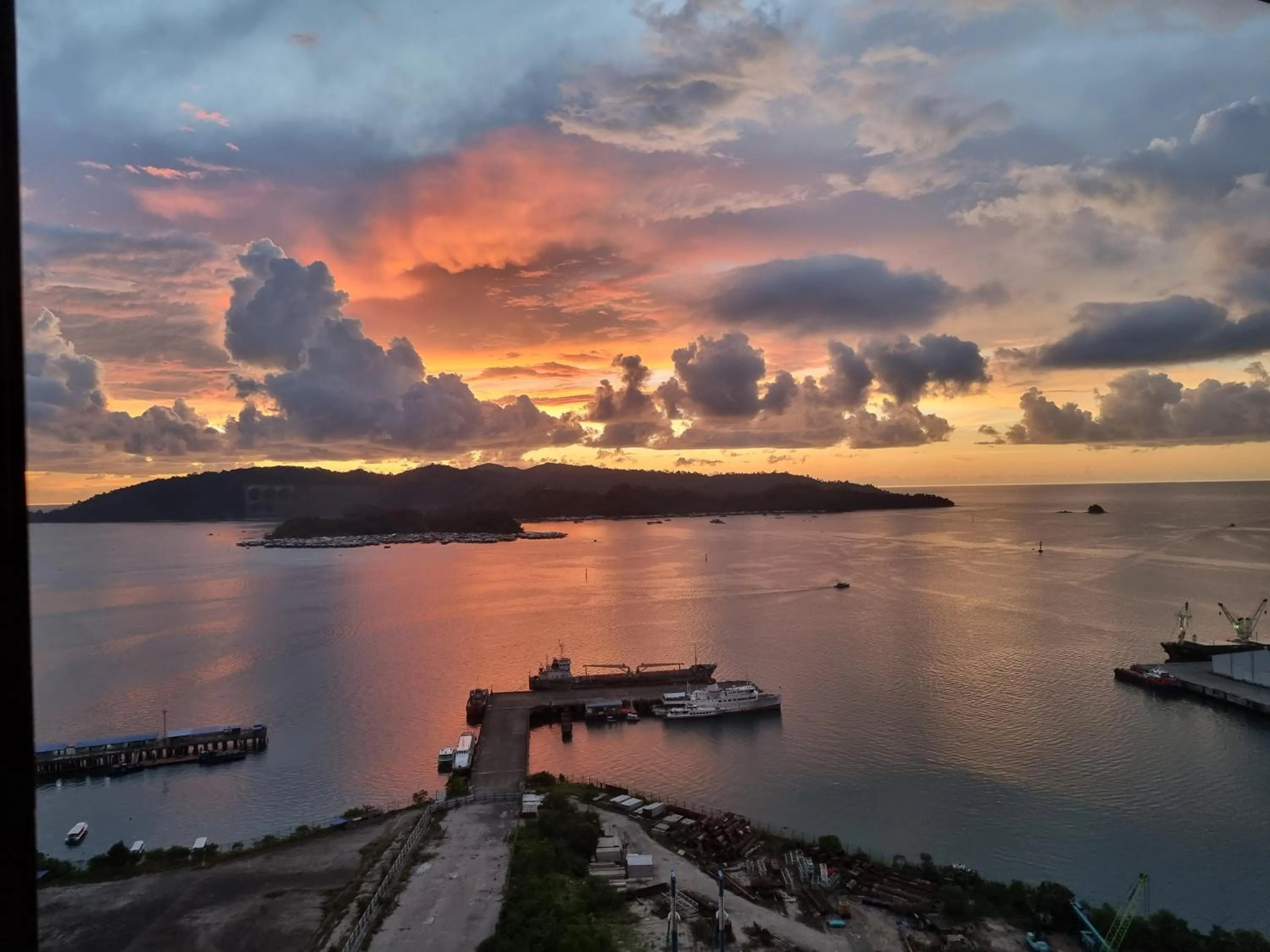Sea view in Nana Homestay - Jesselton quay