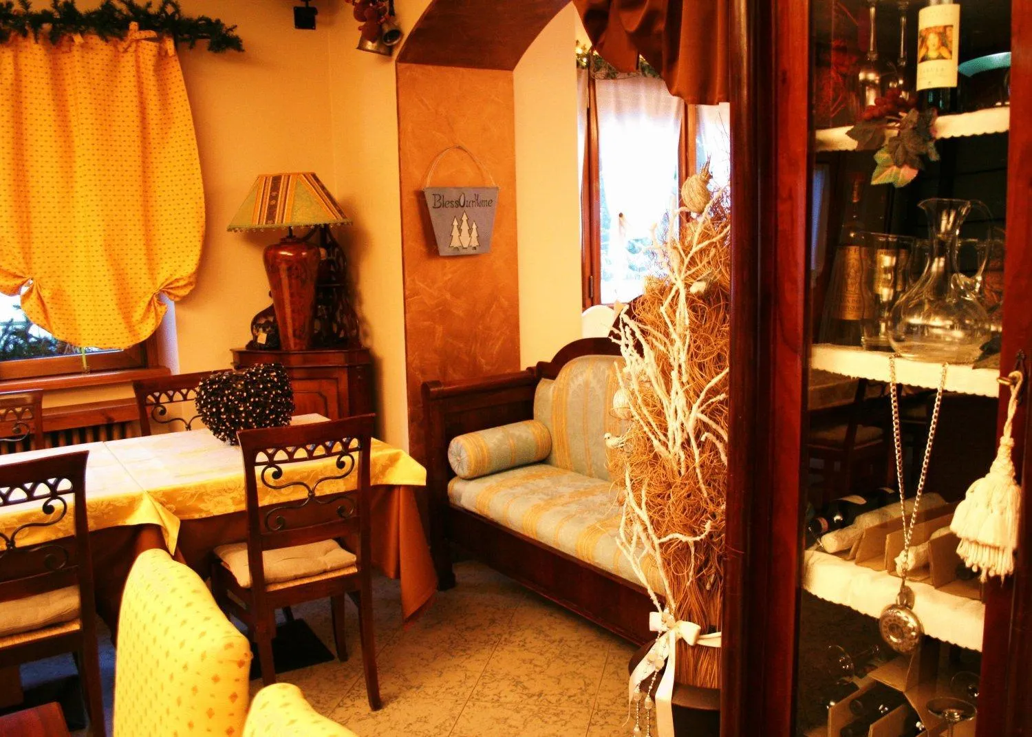 Decorative detail in Aurora