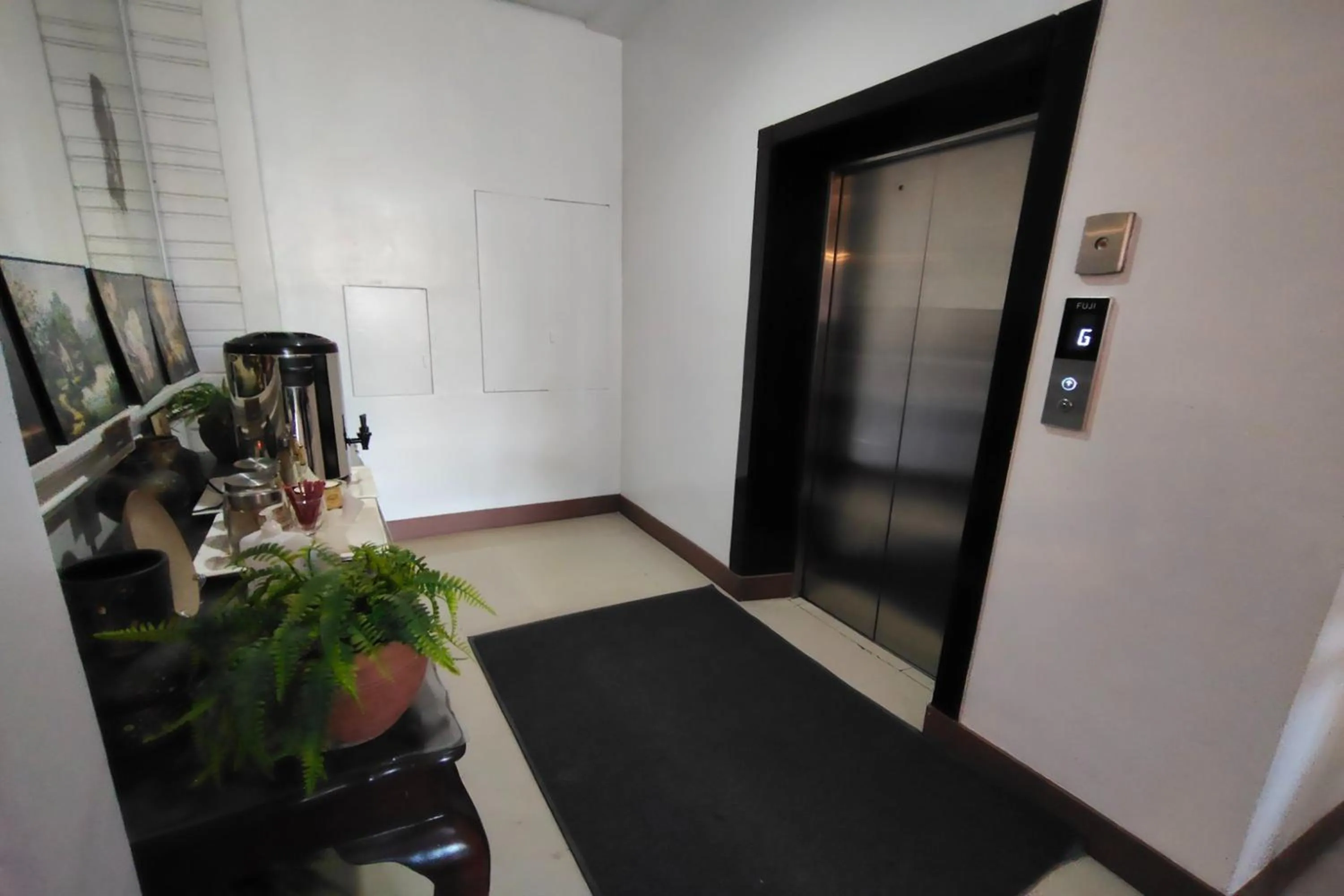 elevator in Bergamo Hotel Lingayen