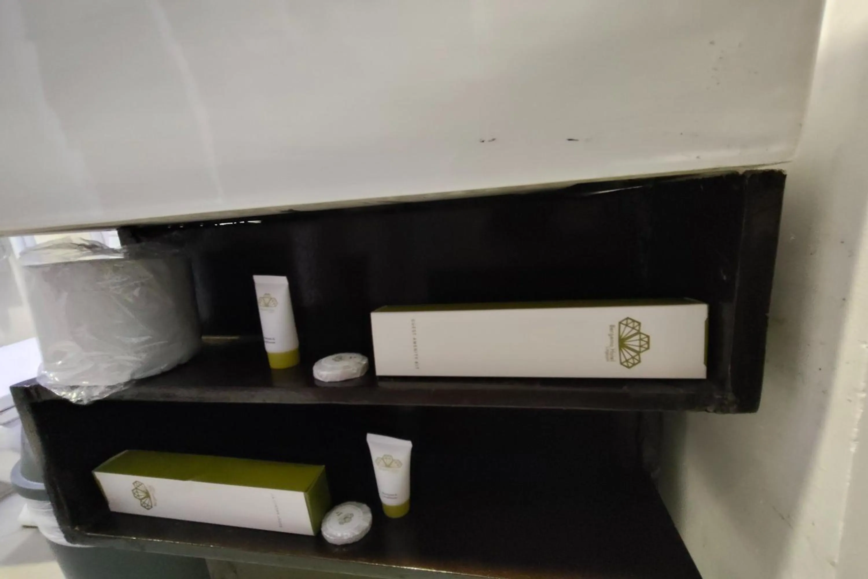 Bathroom in Bergamo Hotel Lingayen