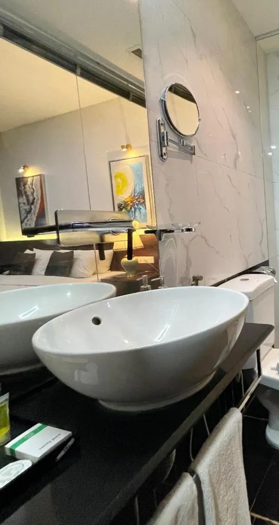 Bathroom in Empyrean Dhaka City Centre