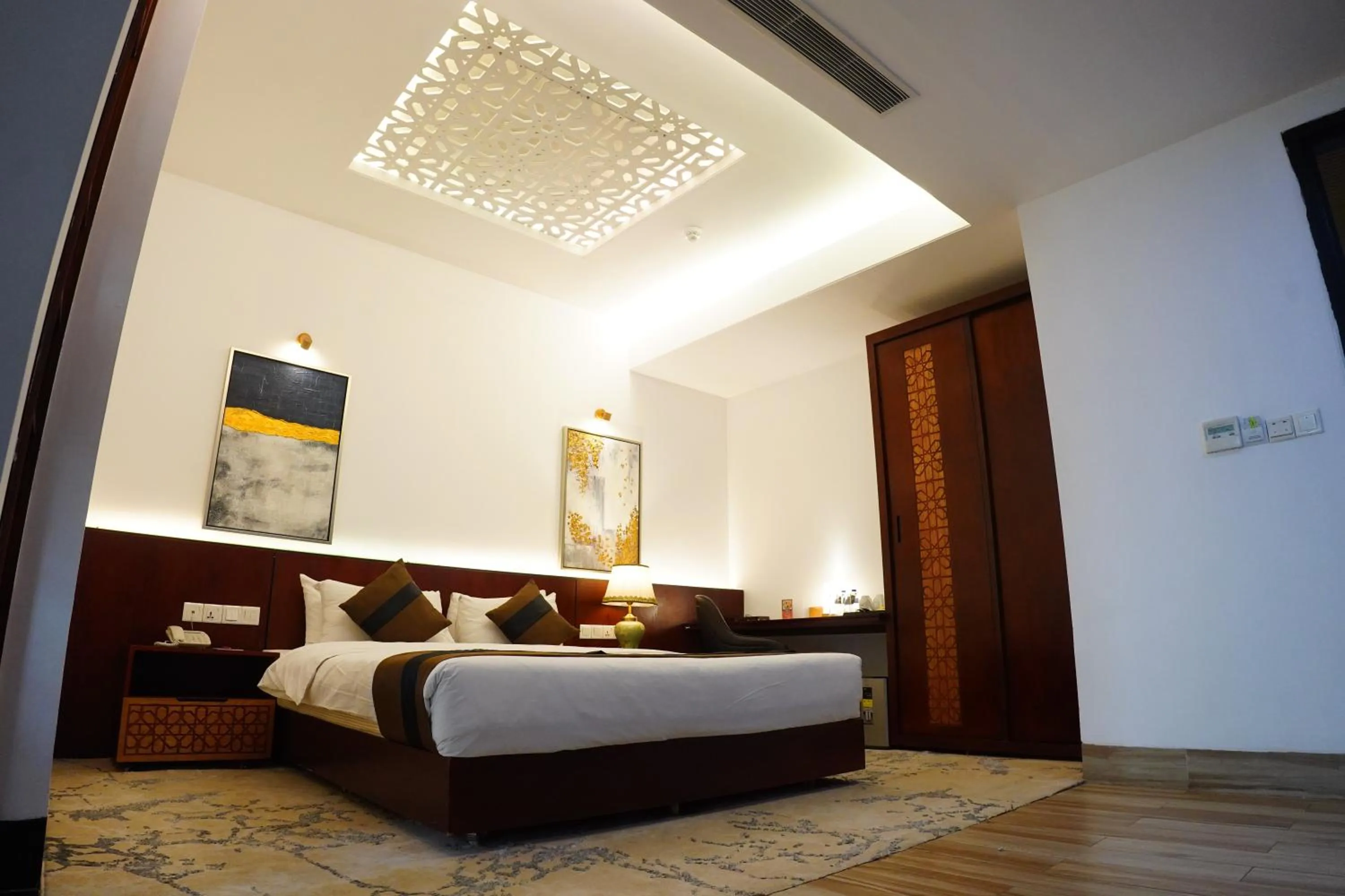 Bedroom, Bed in Empyrean Dhaka City Centre