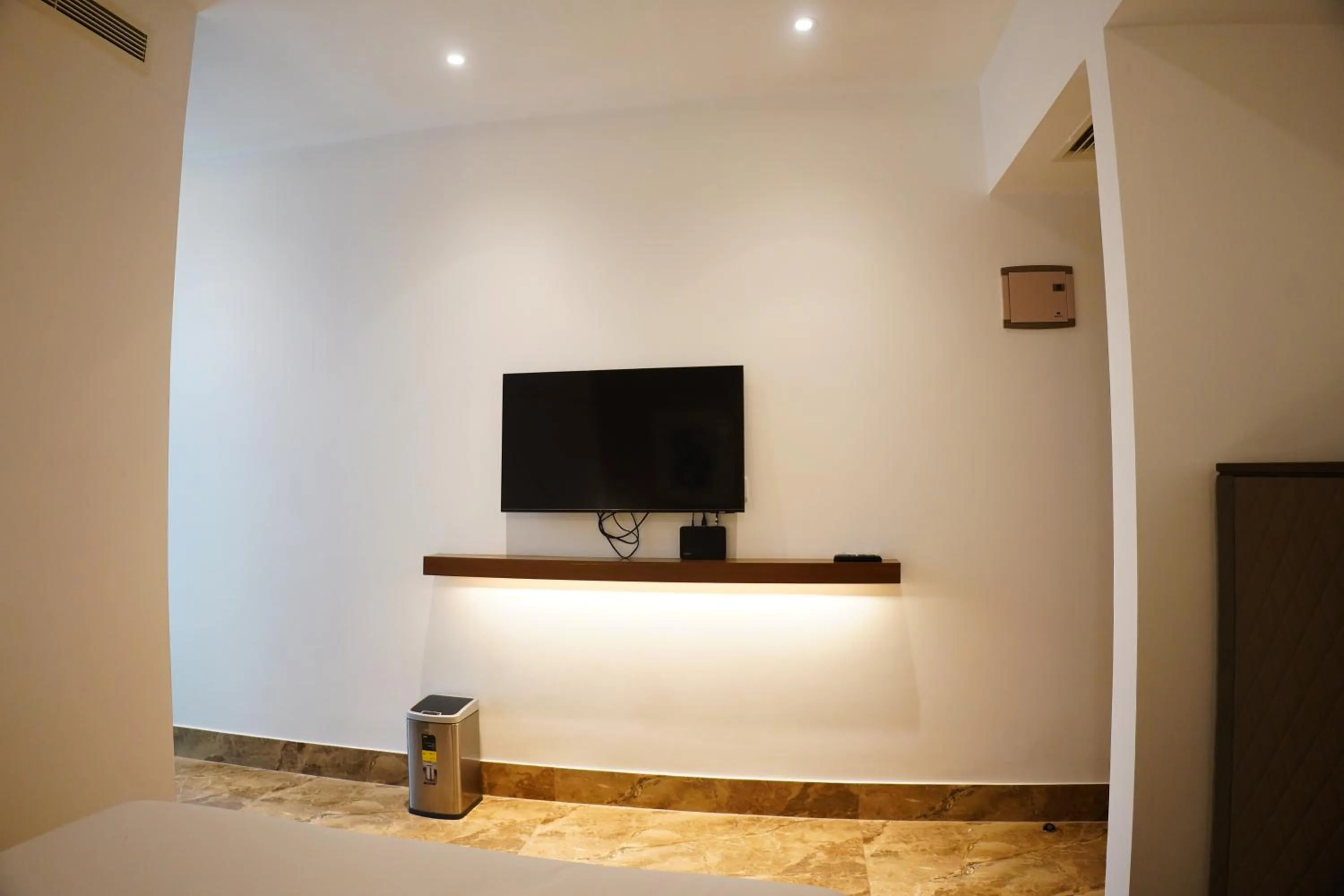 TV and multimedia in Empyrean Dhaka City Centre