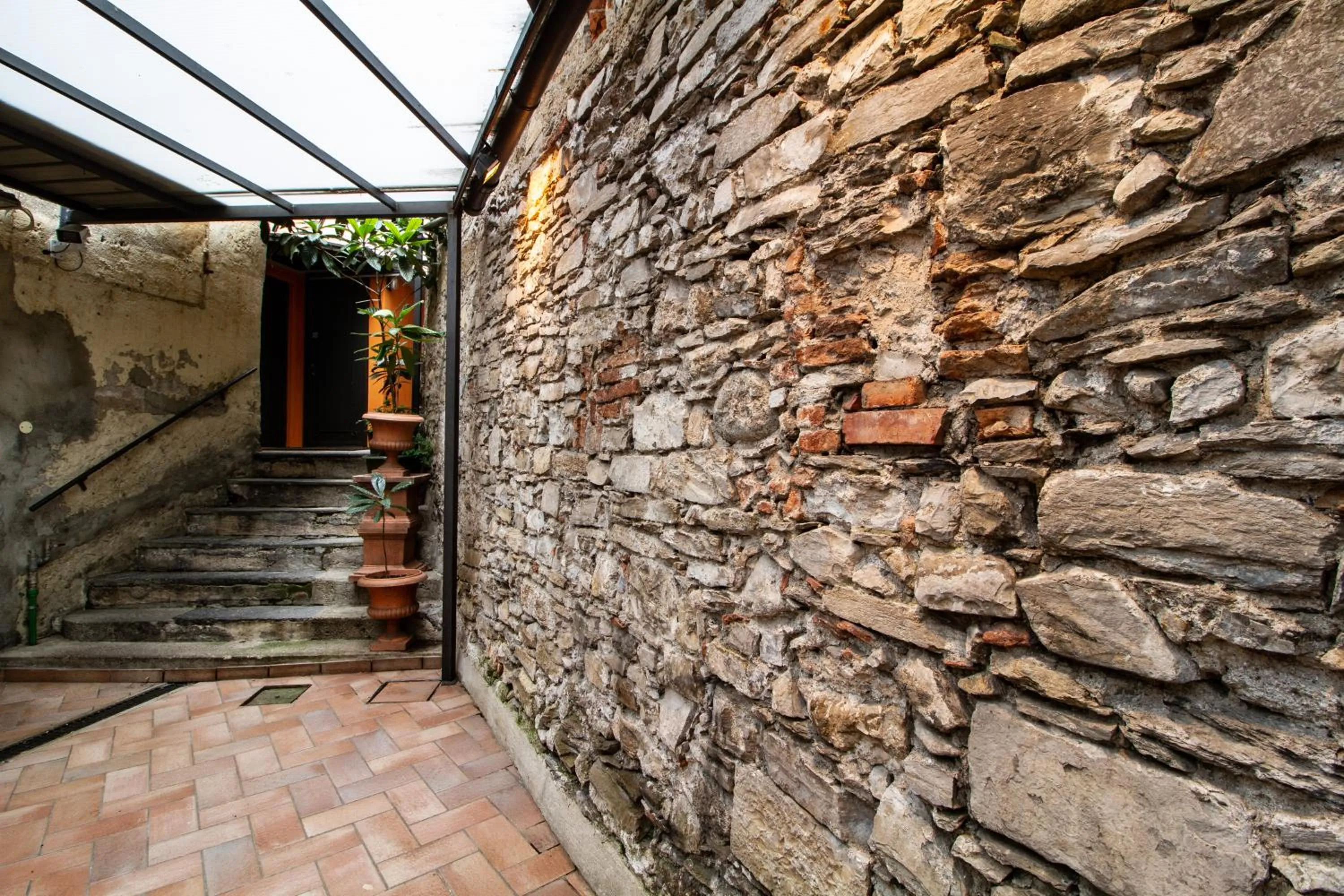 Patio in In Riva Al Lago