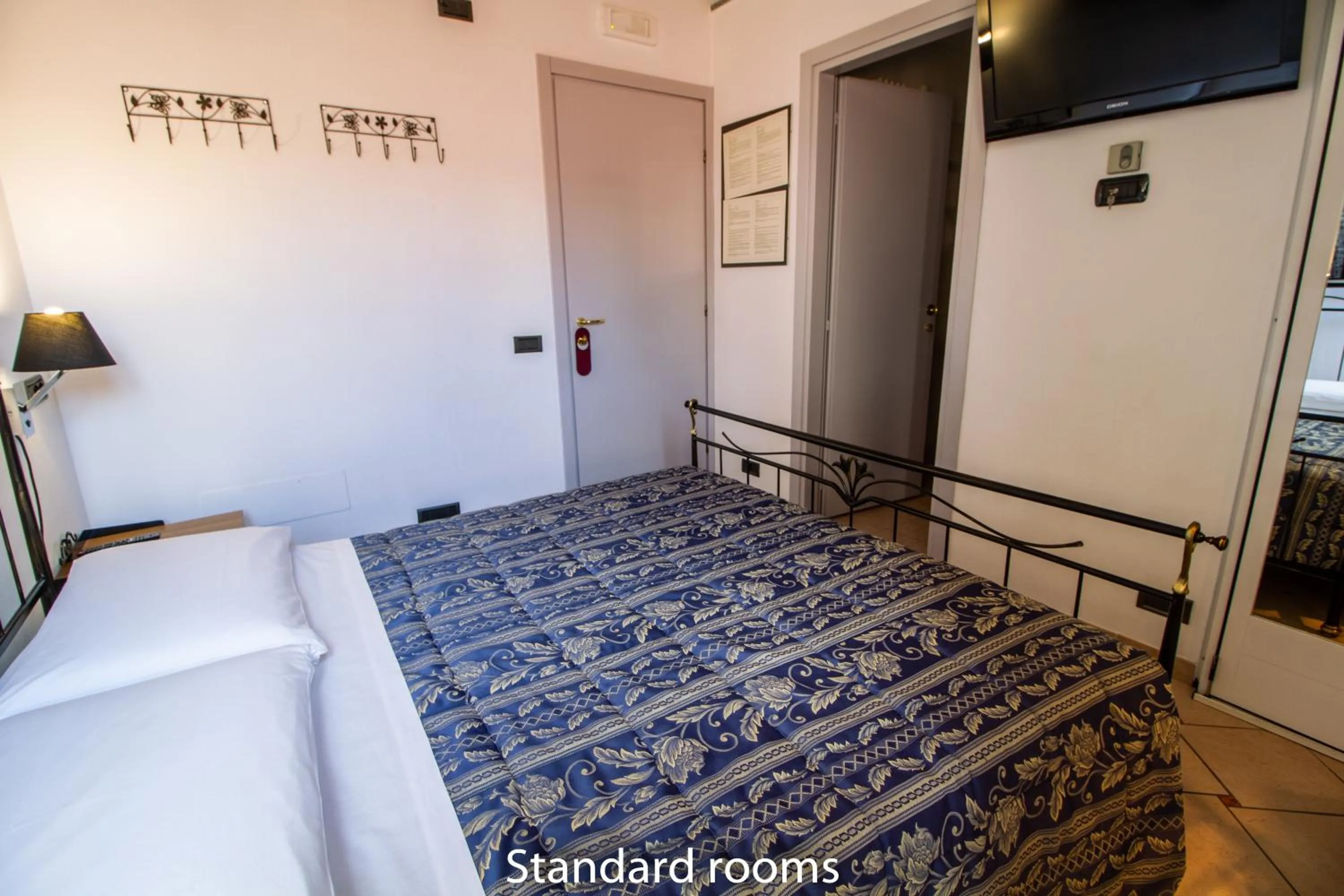 Photo of the whole room in In Riva Al Lago