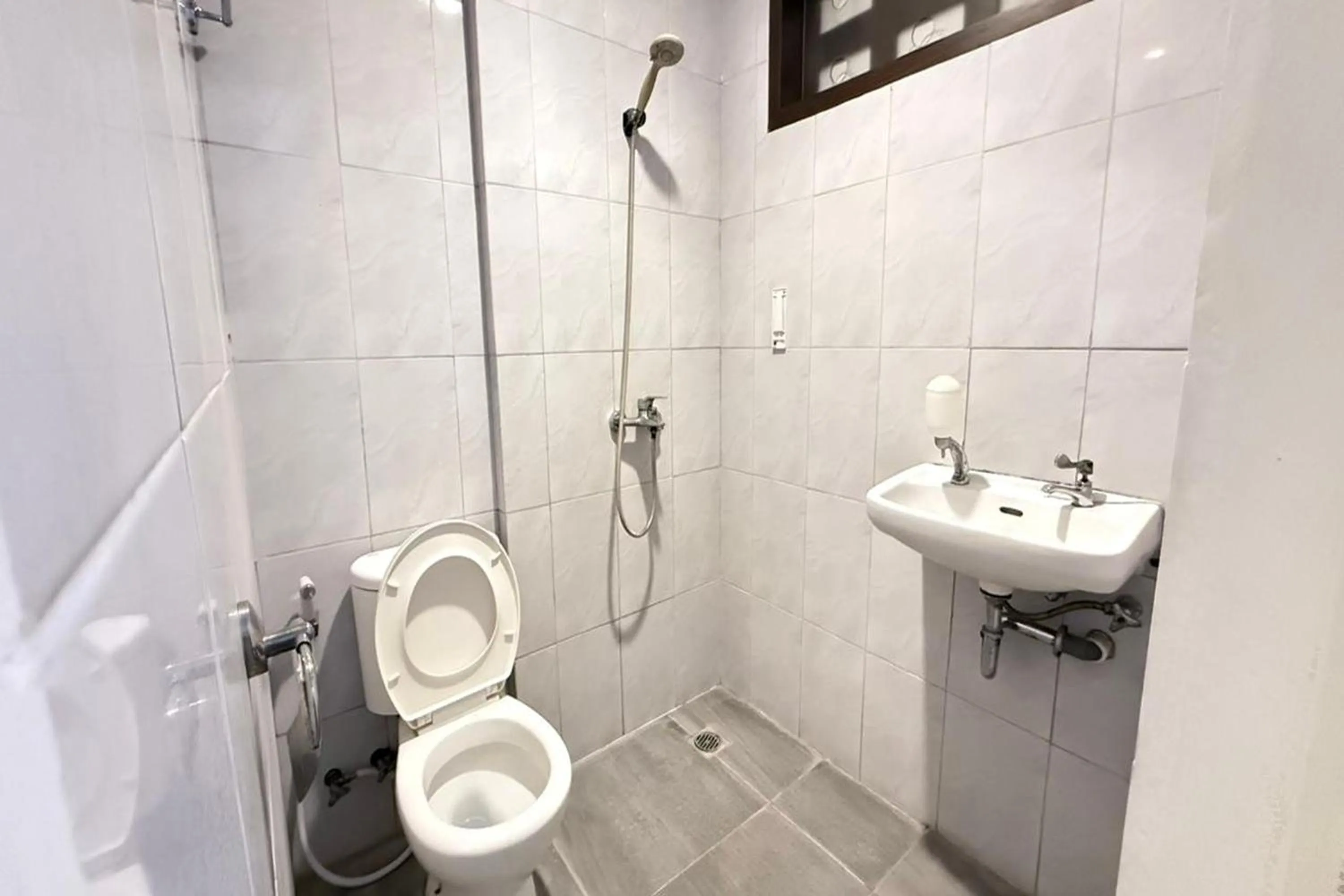 Bathroom in Senayan Suites