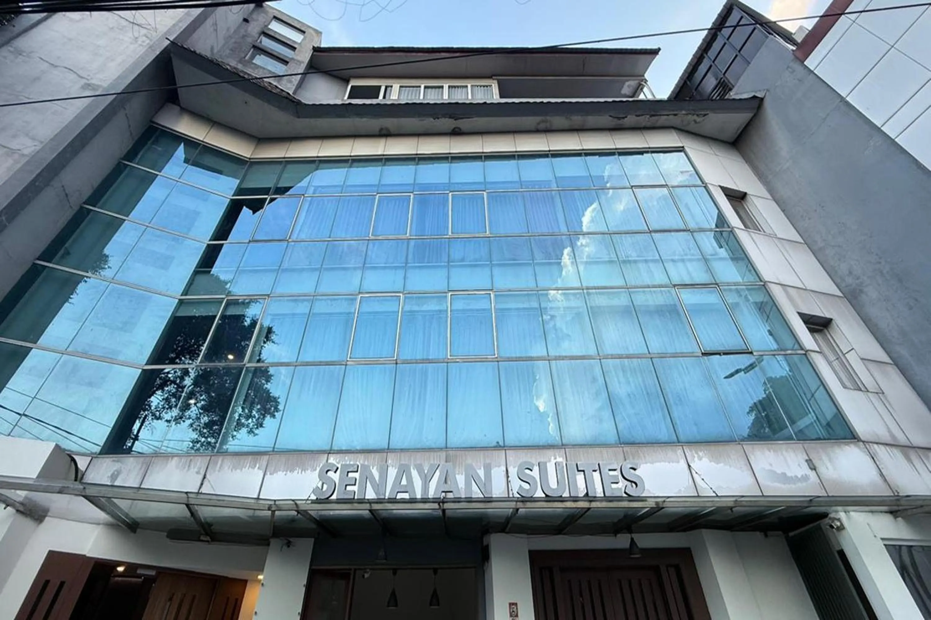 Property building in Senayan Suites