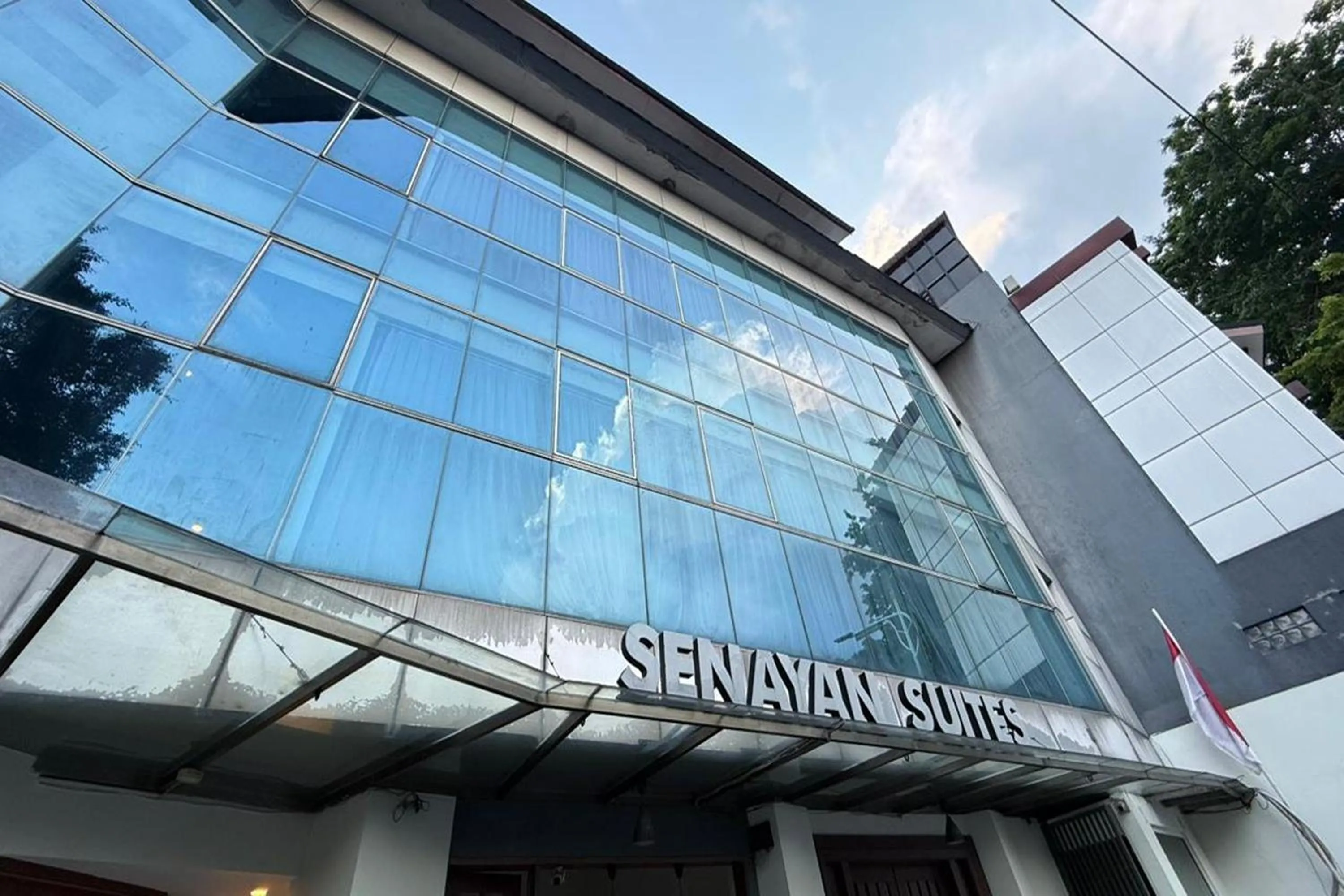 Property building in Senayan Suites