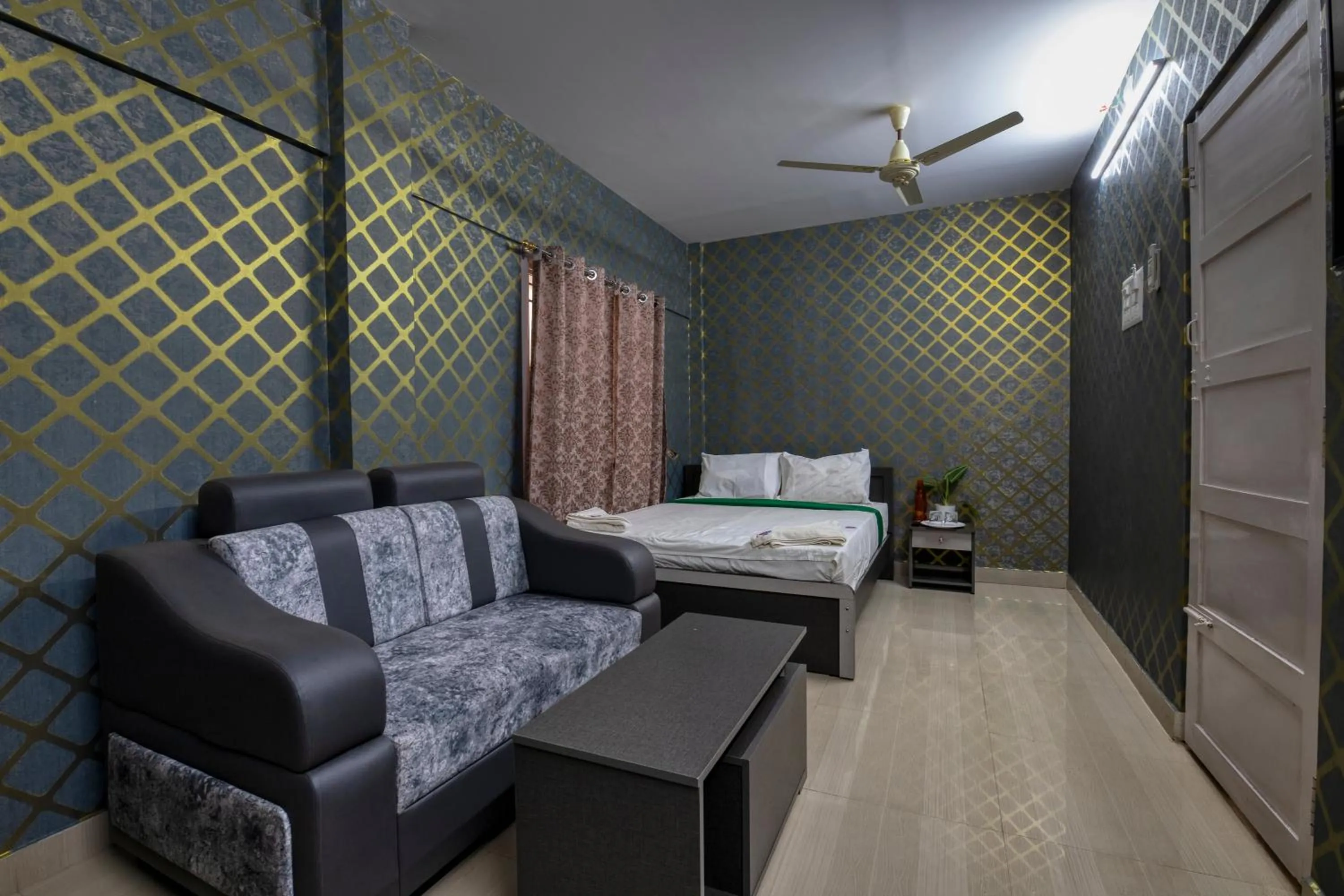 Living room, Bed in La Smart Stays