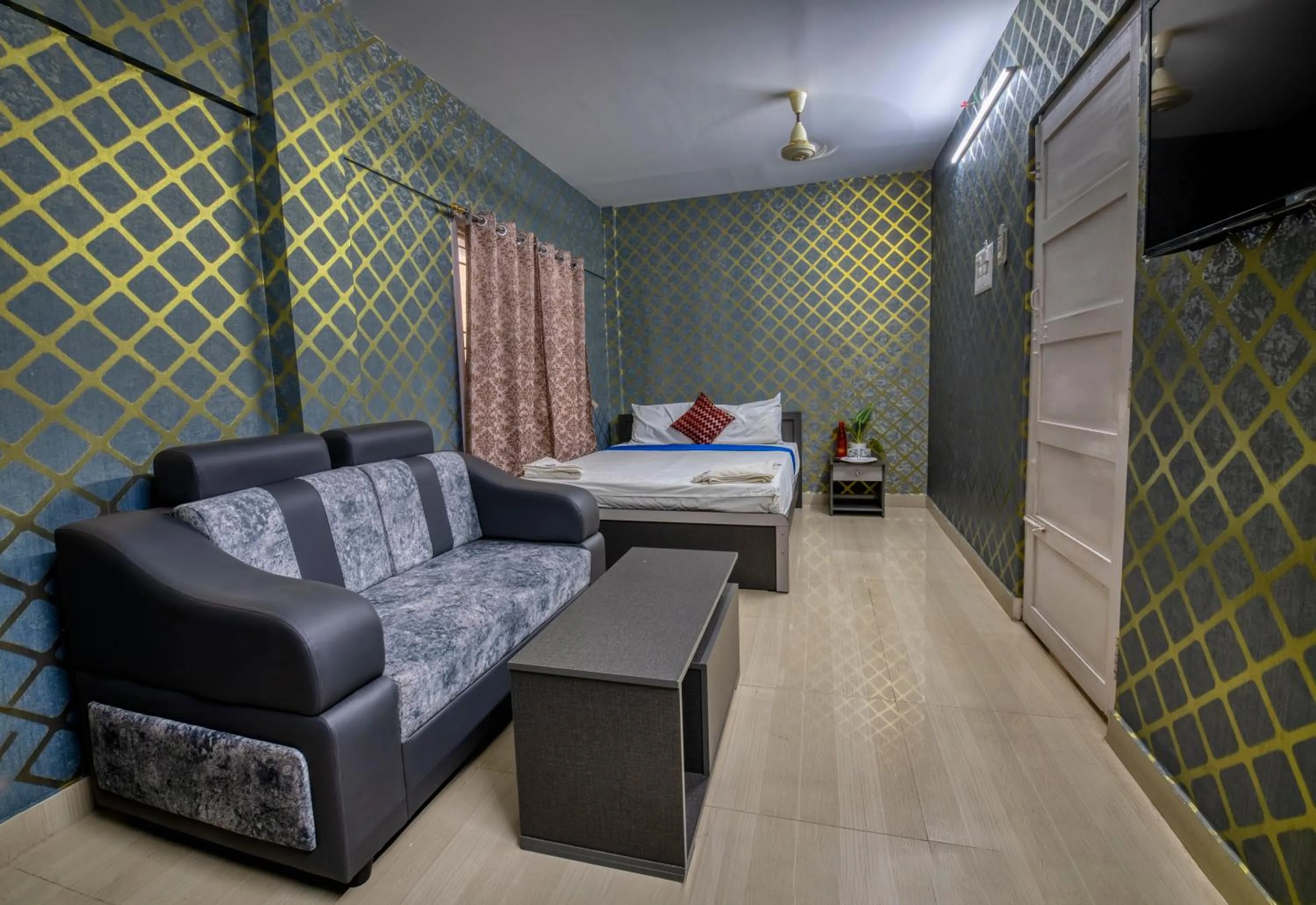 Living room, Bed in La Smart Stays