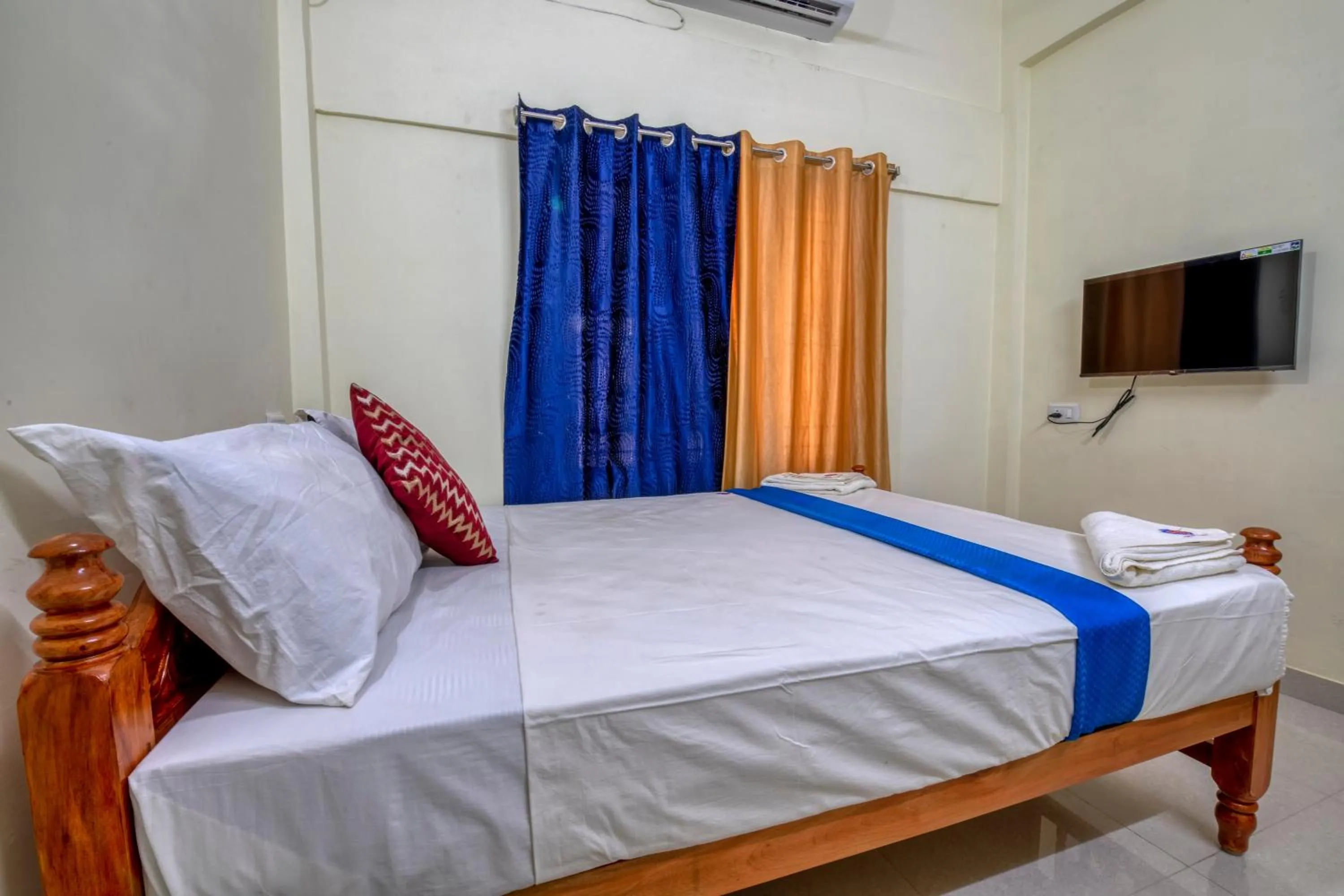 Bed in La Smart Stays