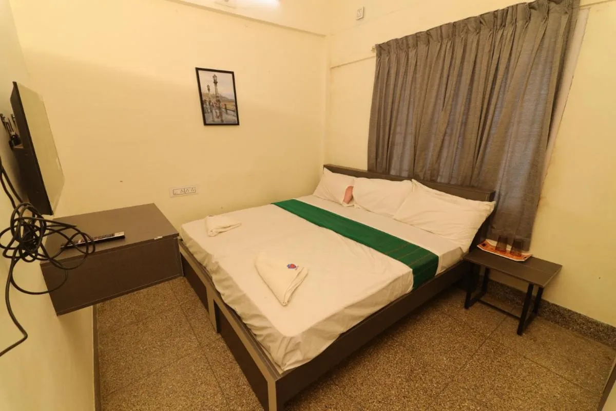 Bed in La Smart Stays