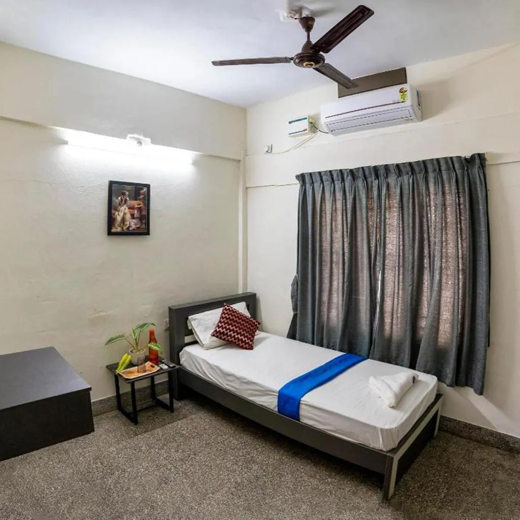 Bed in La Smart Stays