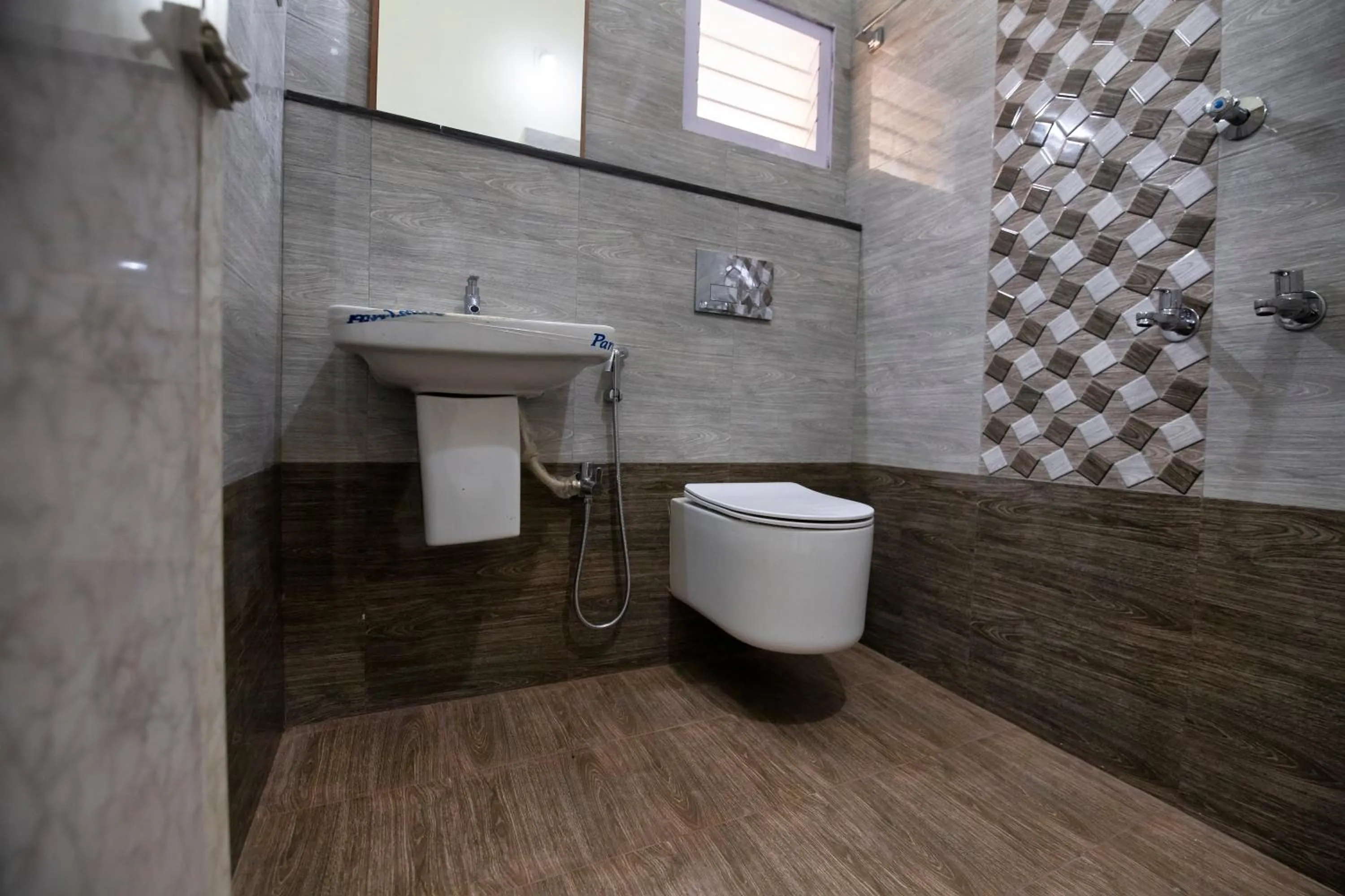 Shower in La Smart Stays