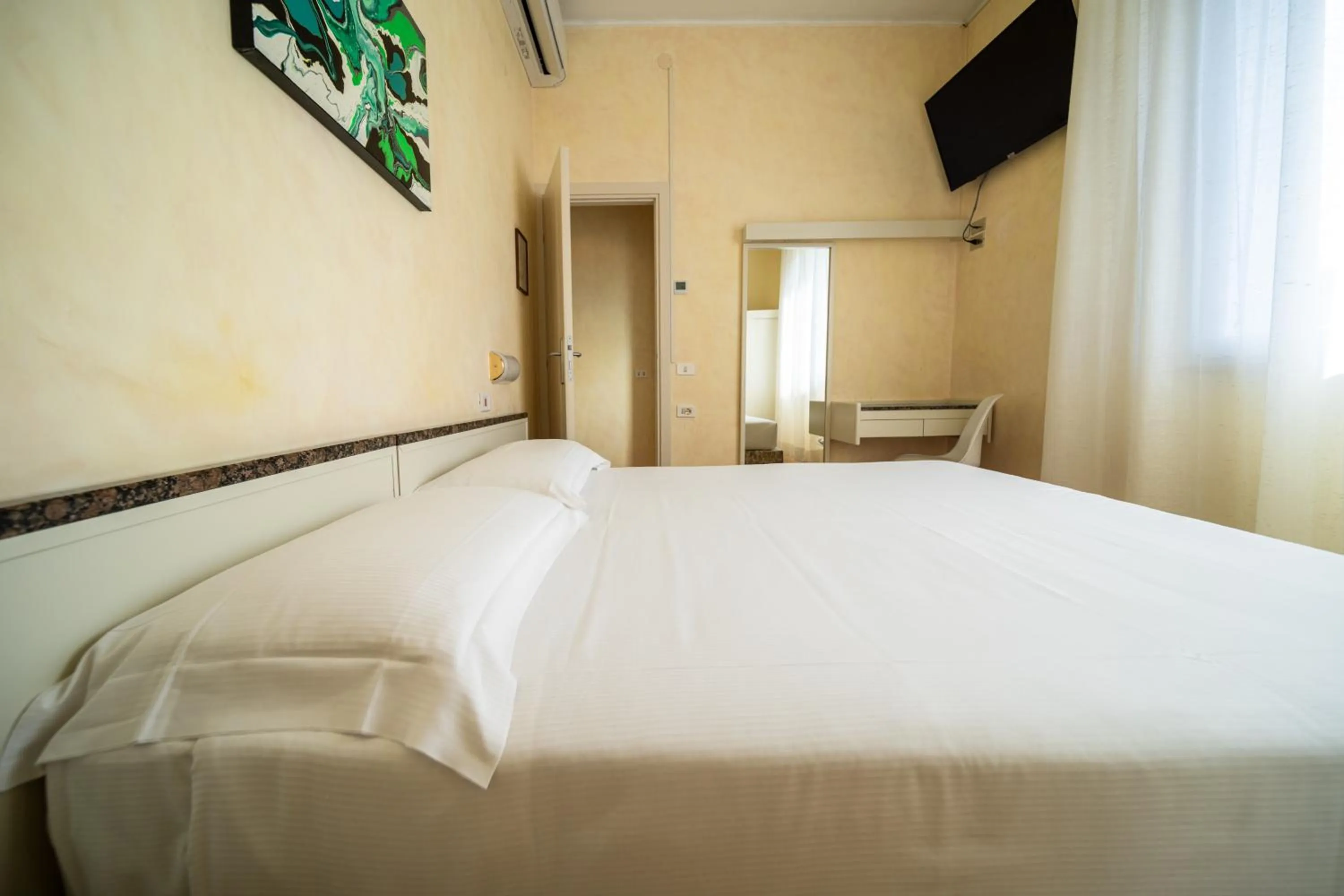 TV and multimedia, Bed in Hotel Rosabianca