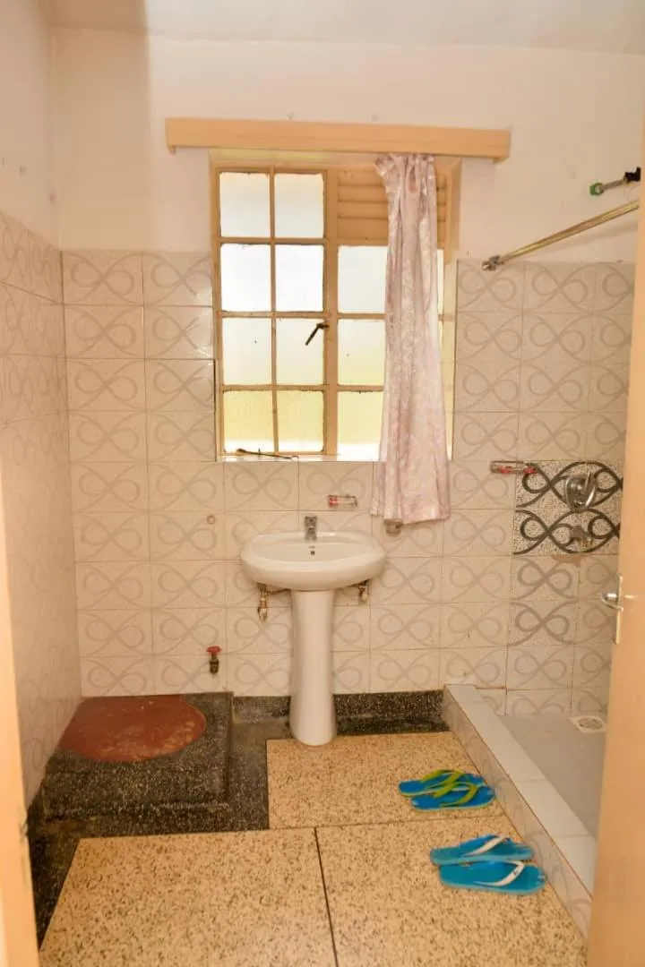 Bathroom in MAKERERE UNIVERSITY GUEST HOUSE