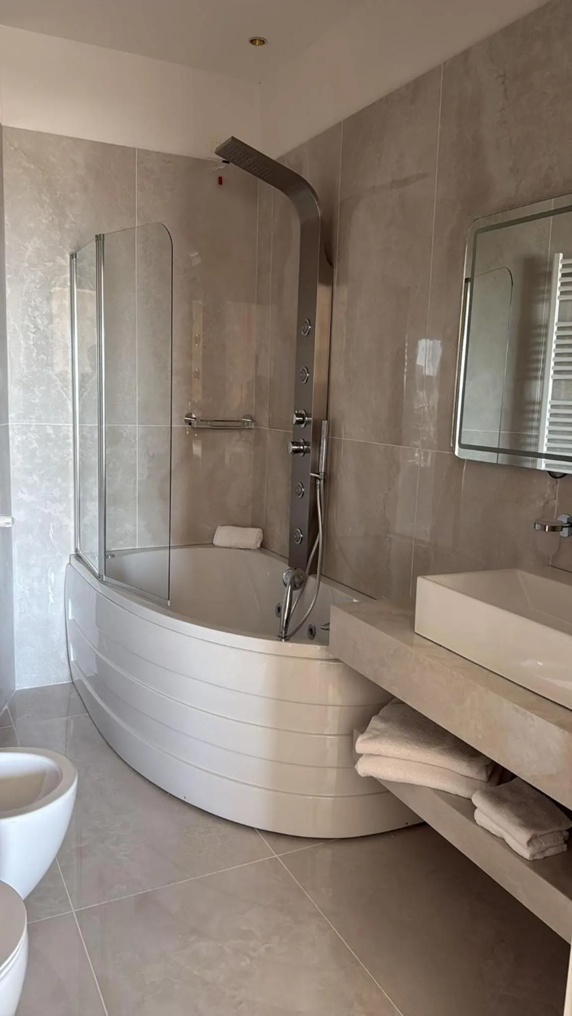 Shower in Hotel Kursaal