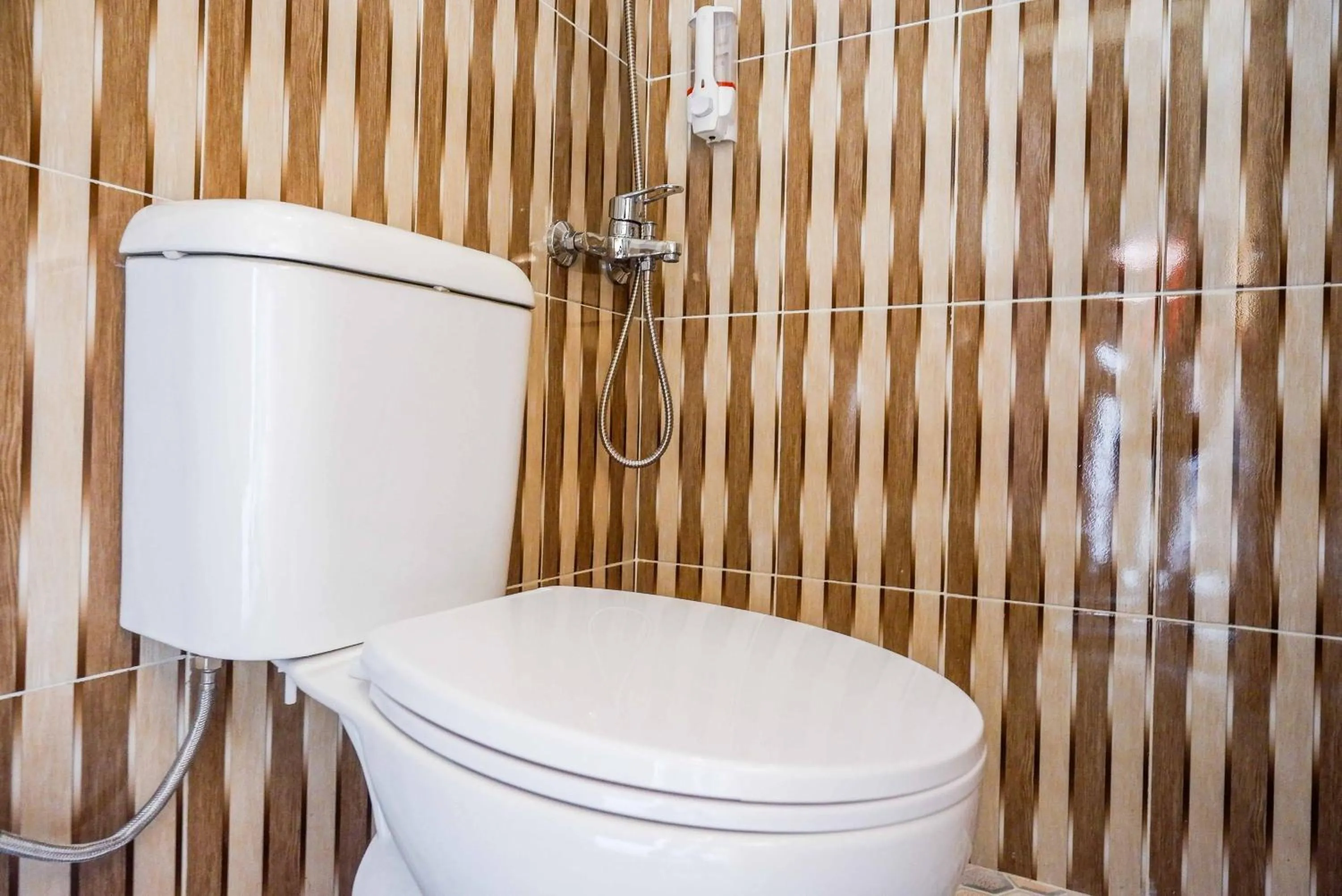 Bathroom in Urbanview Hotel near Alun Alun Tegal