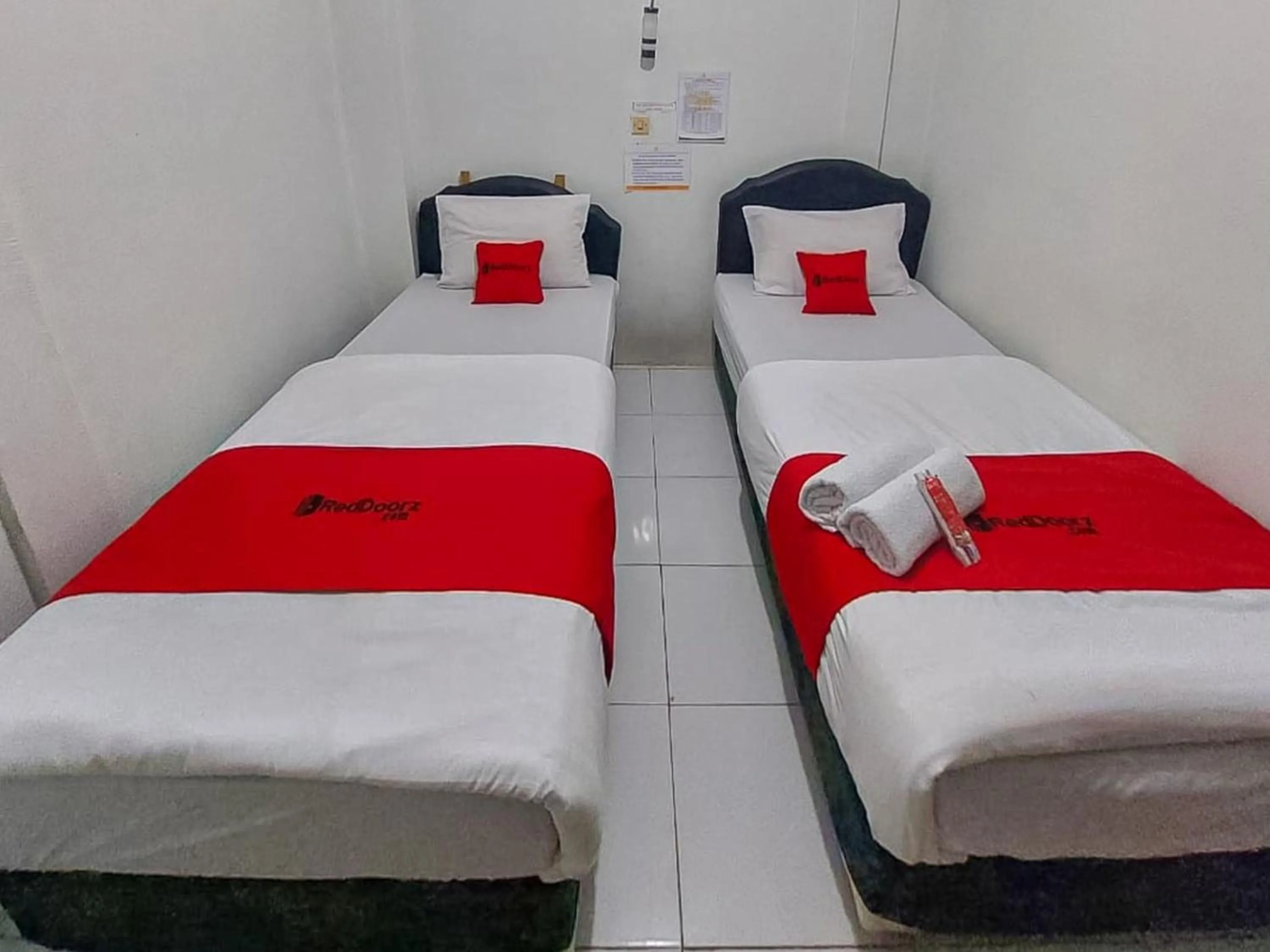 Bedroom, Bed in RedDoorz at Tanjung Selor Bulungan