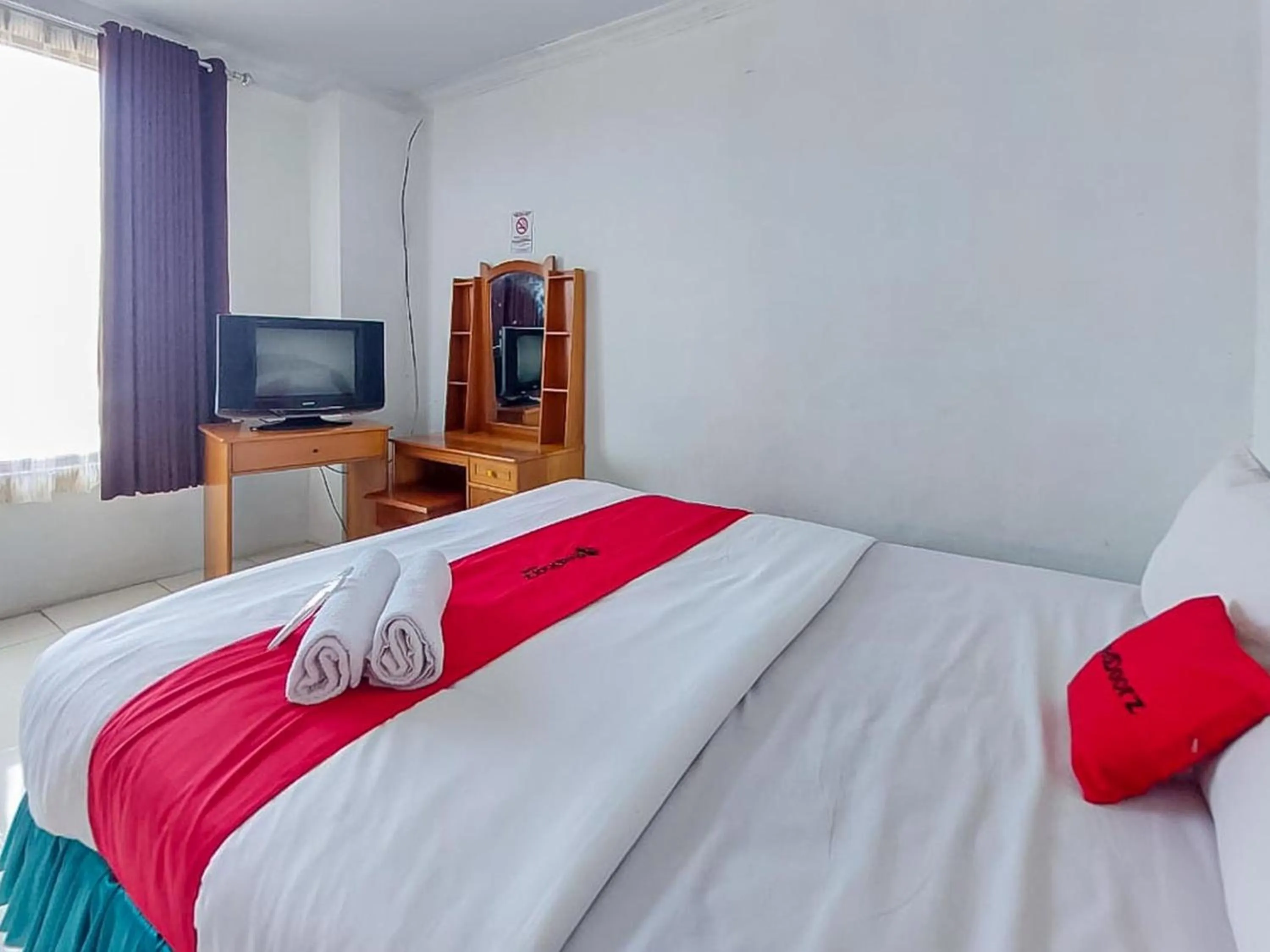 Bedroom, Bed in RedDoorz at Tanjung Selor Bulungan