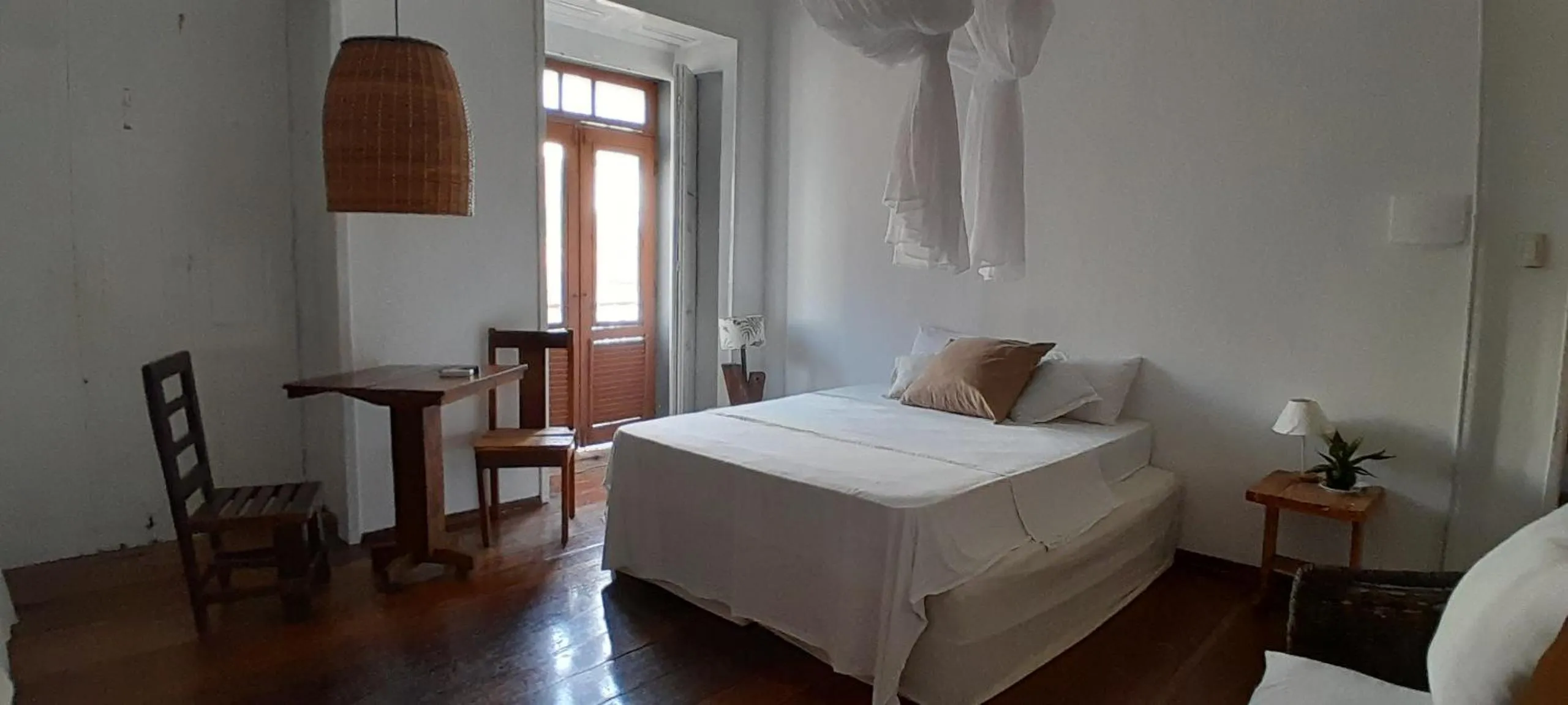 Shower, Bed in Americo Pousada e Hostel